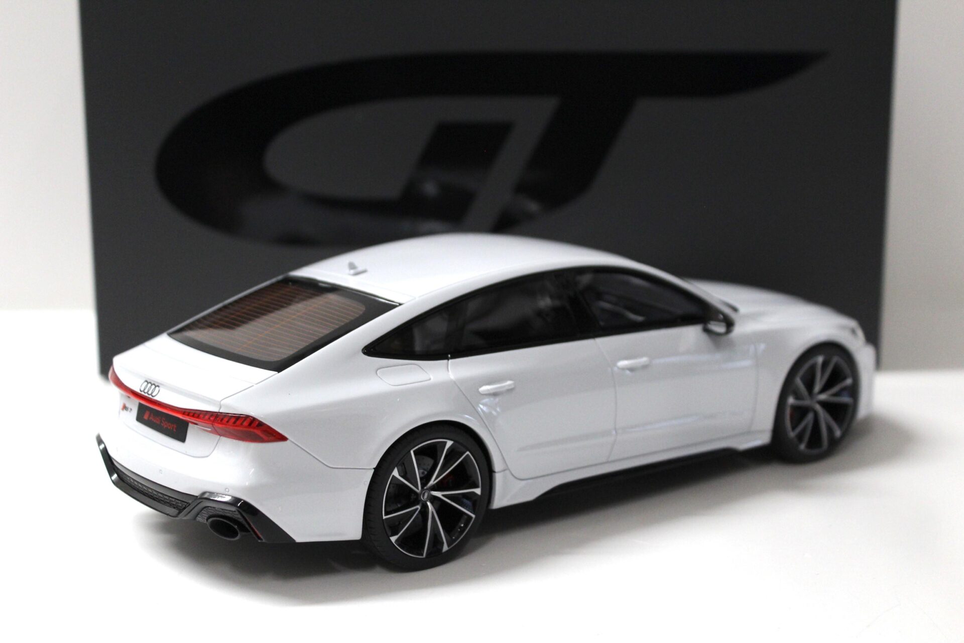 1:18 GT Spirit GT302 Audi RS7 Sportback Glacier white/ night package 2020