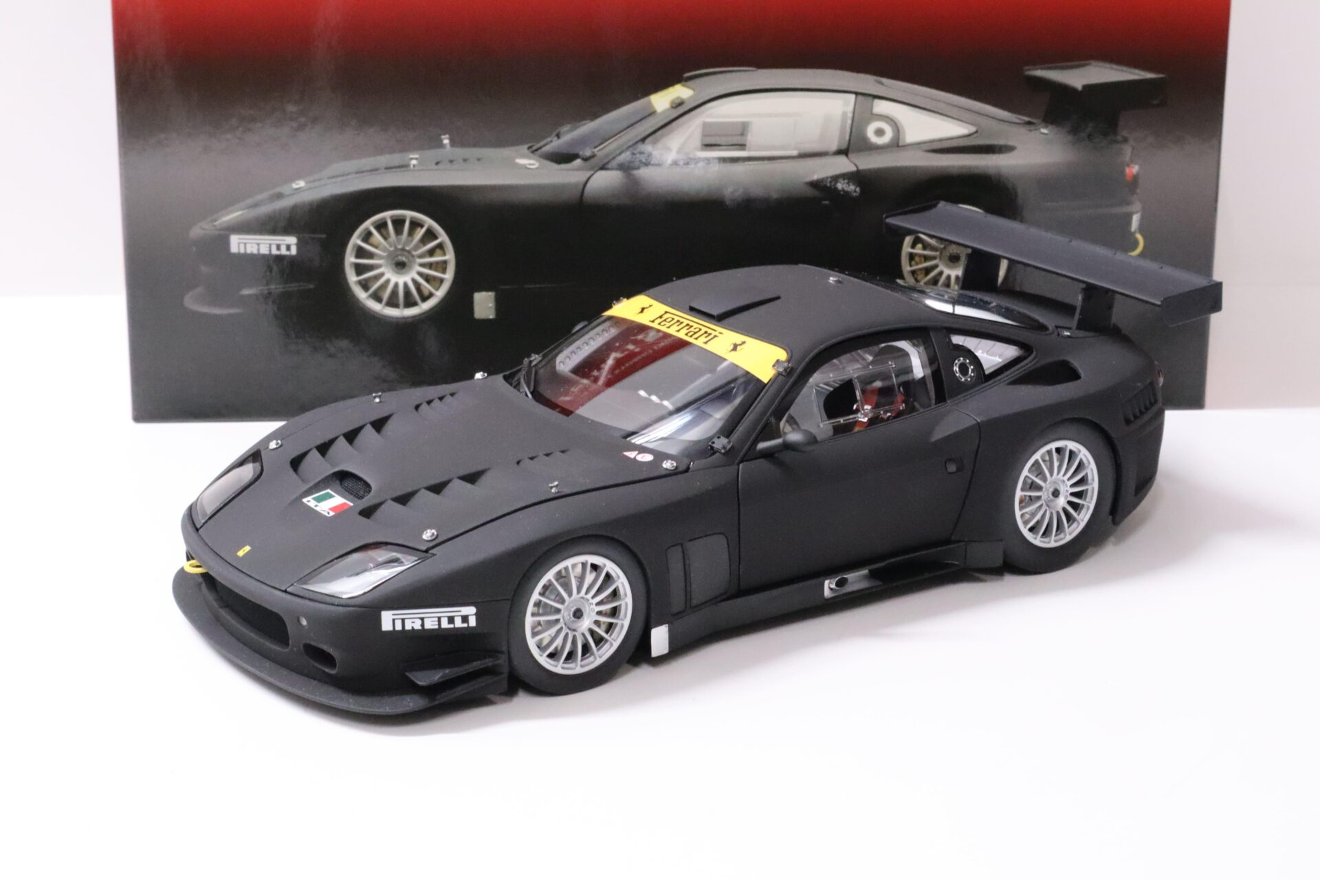 1:18 Kyosho Ferrari 575 GTC Evoluzione Coupe 2005 matt black