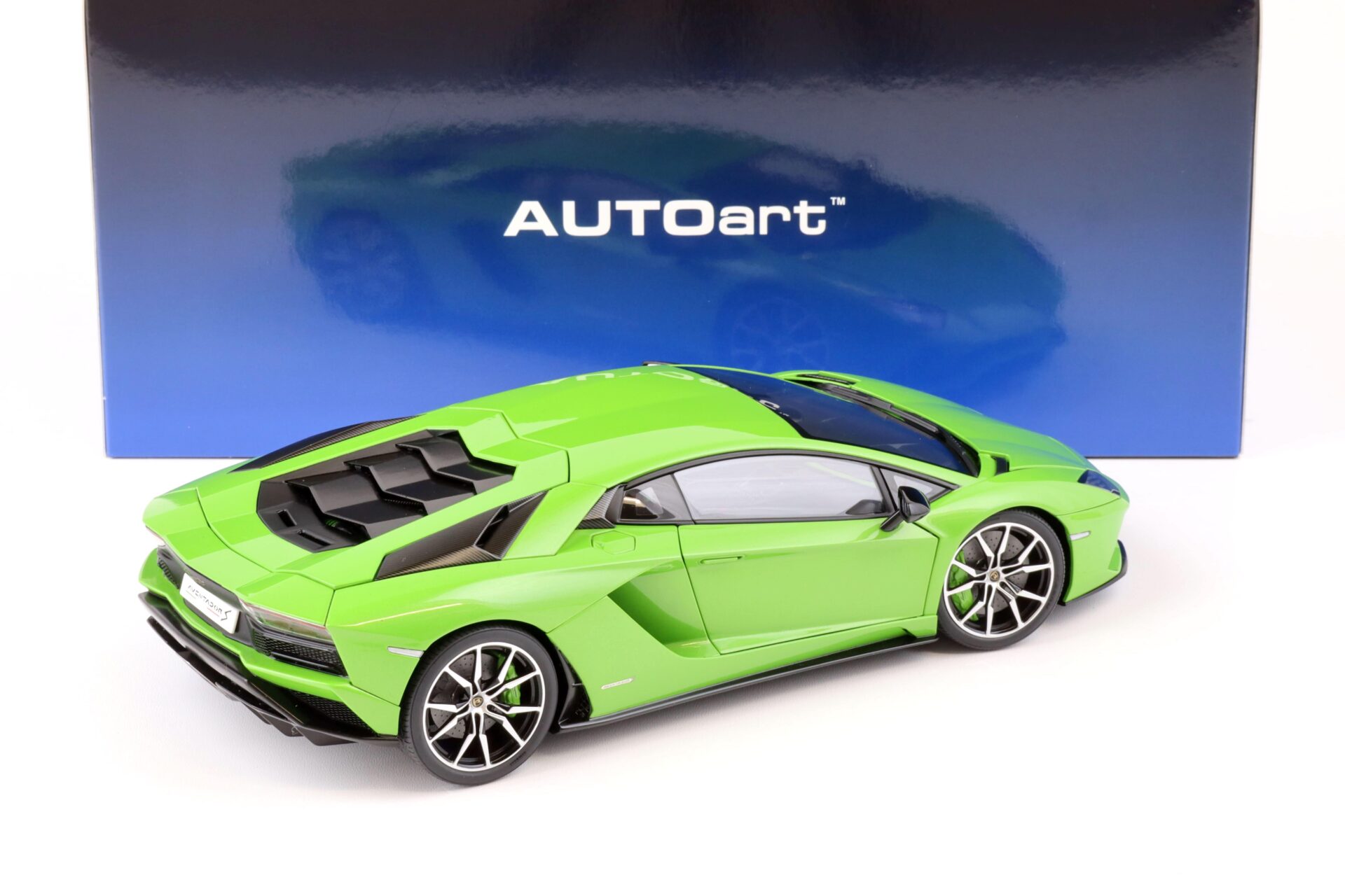 1:18 AUTOart Lamborghini Aventador S Verde mantis/ pearl green 79133