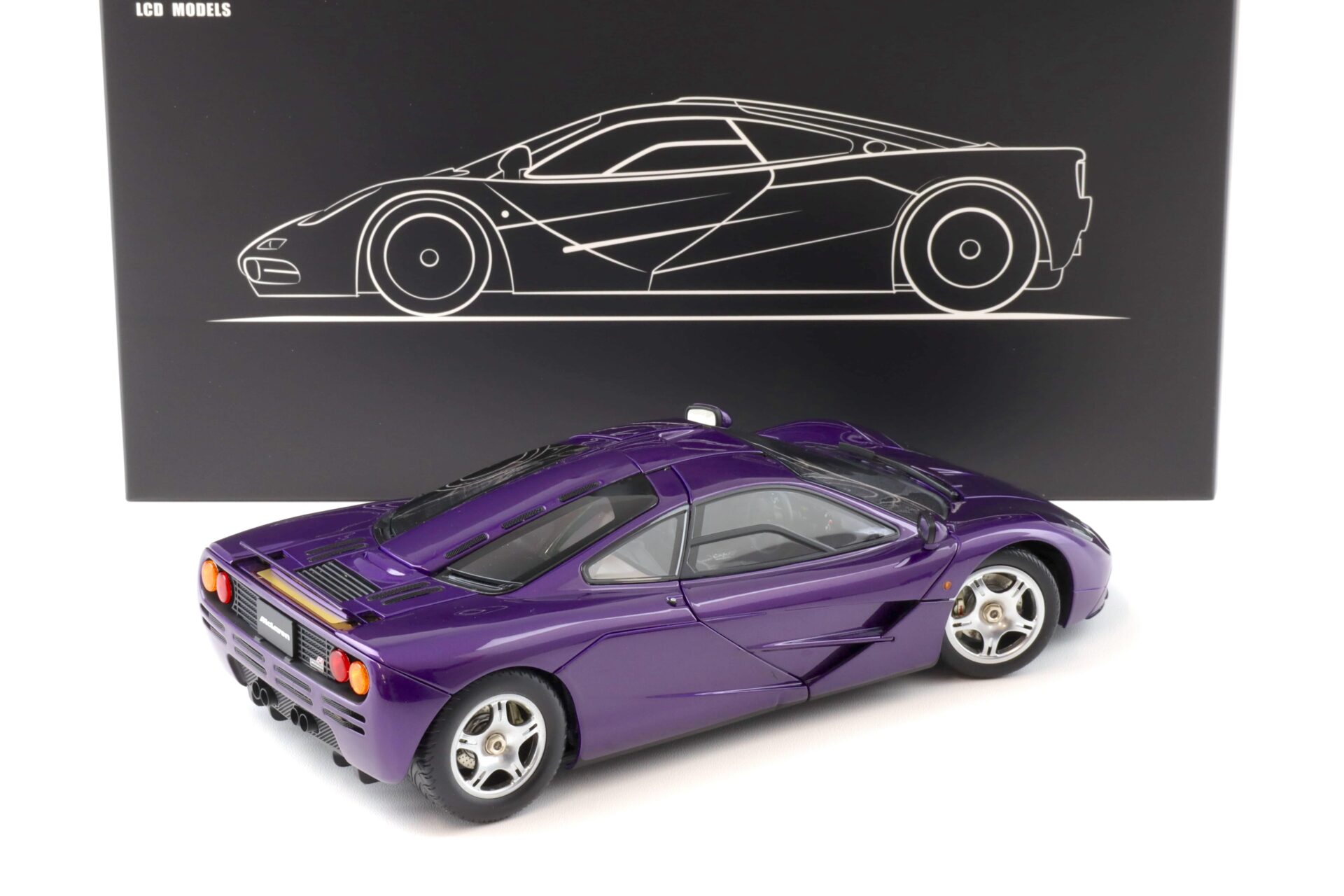 1:18 LCD Models McLaren F1 Road Car purple metallic 1995 LCD18014-PU