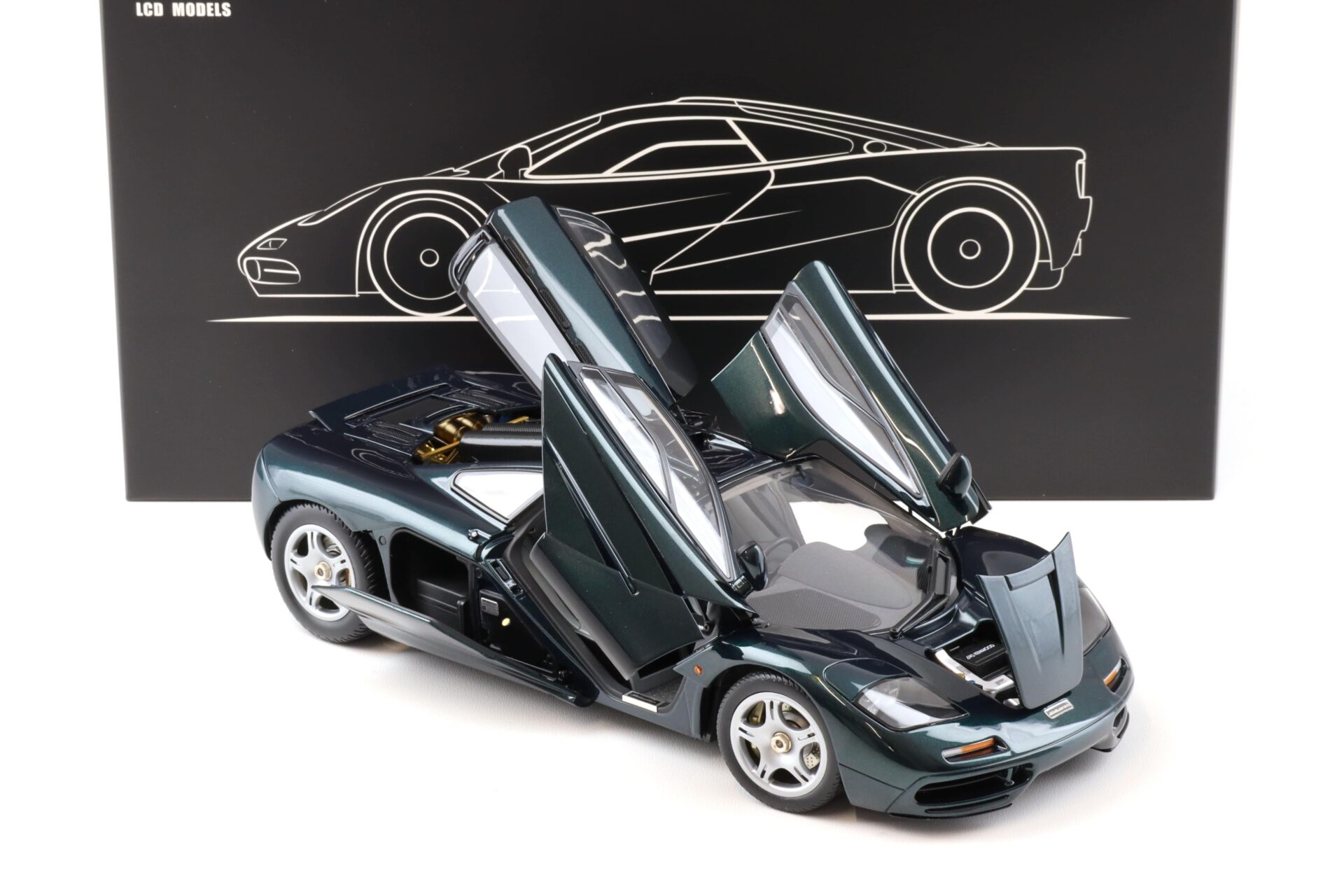 1:18 LCD Models McLaren F1 Road Car XP5 green metallic 1995 LCD18014-GR