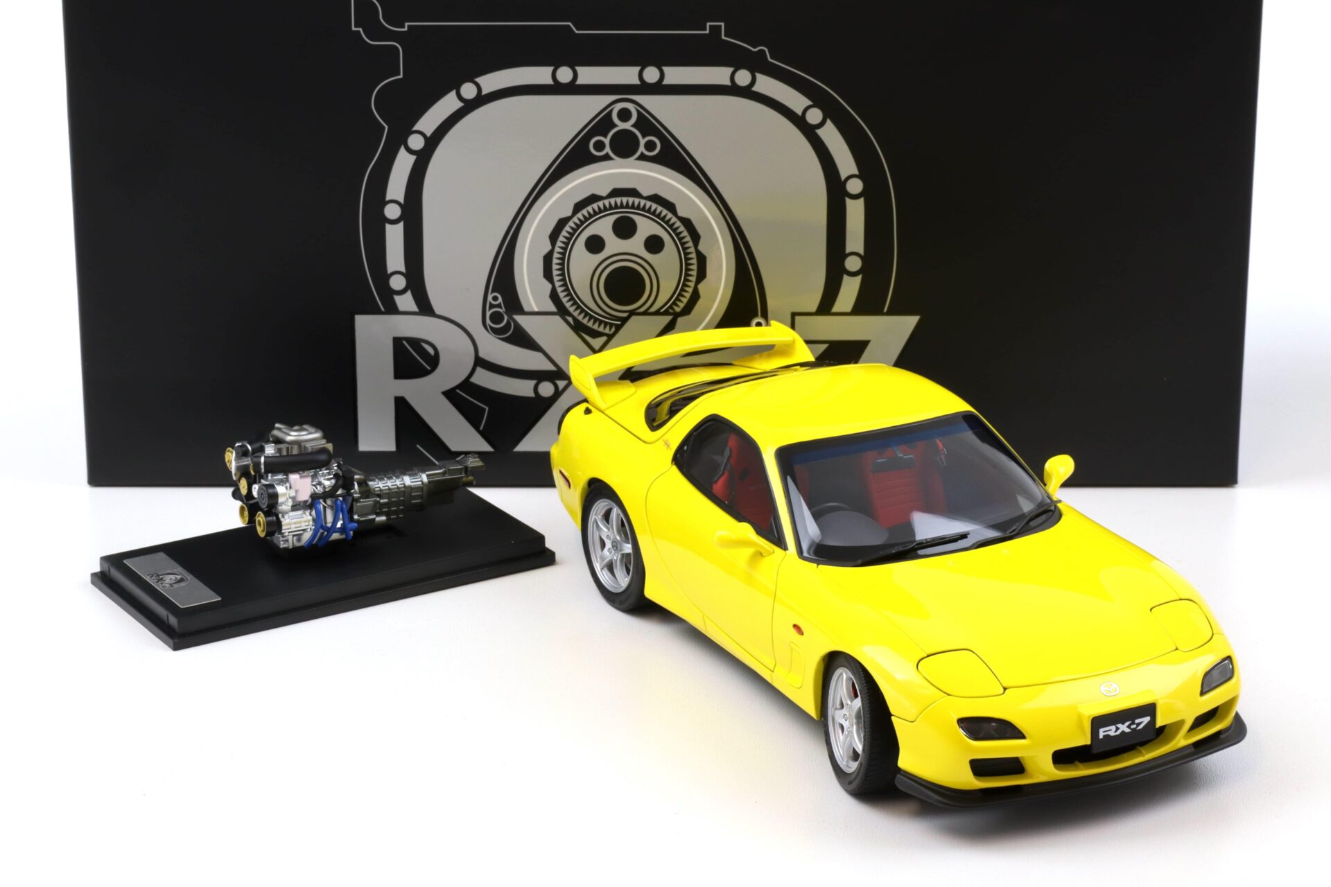 1:18 Polar Master Mazda RX-7 Bathurst R Coupe yellow with engine PLM22-001-5
