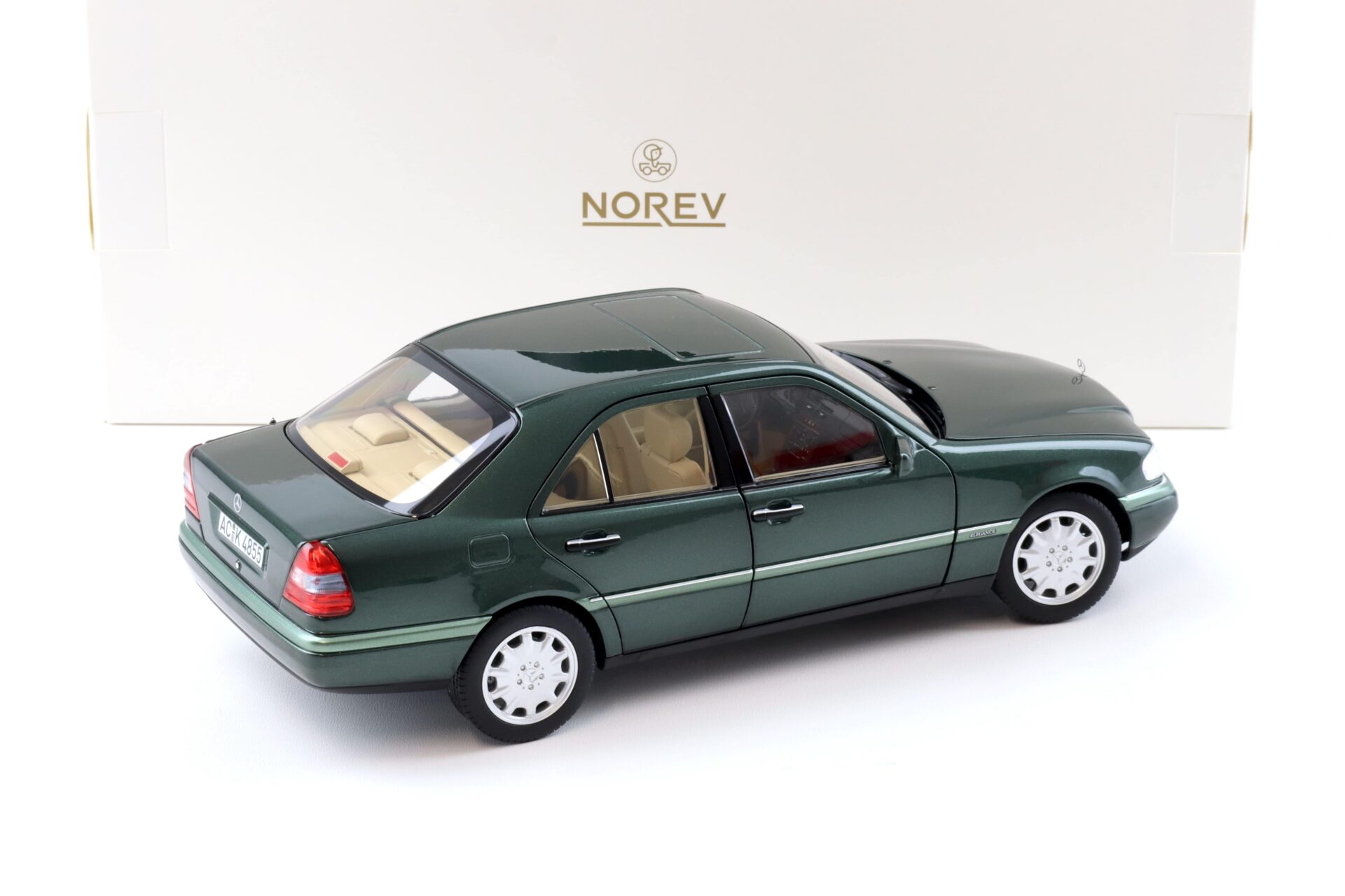 1:18 Norev Mercedes C-Klasse W202 Limousine 1993 Malachite green metallic