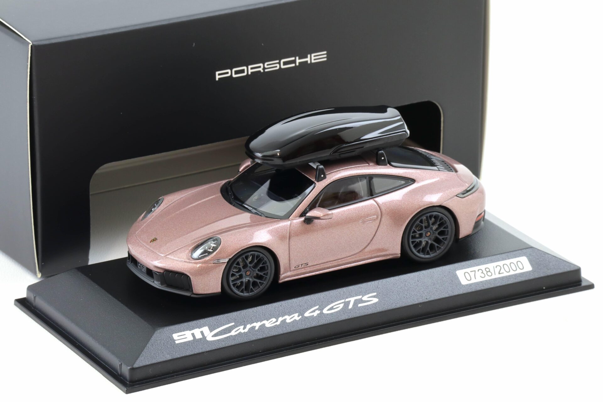 1:43 Minichamps Porsche 911 992.2 Carrera 4 GTS with roof-box Frozenberry WAP DEALER