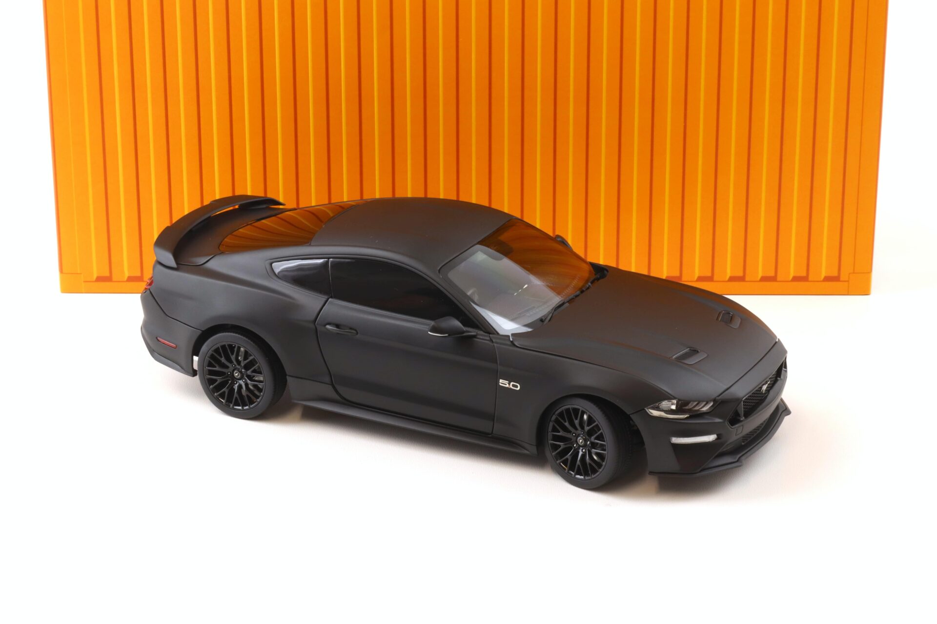 1:18 Diecast Masters 2019 Ford Mustang GT 5.0 Coupe RHD matt black