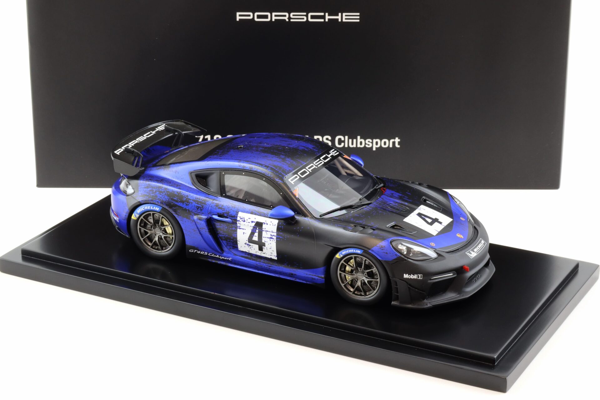 1:18 Spark Porsche 718 (982) Cayman GT4 RS Clubsport #4 schwarz / purple WAP DEALER