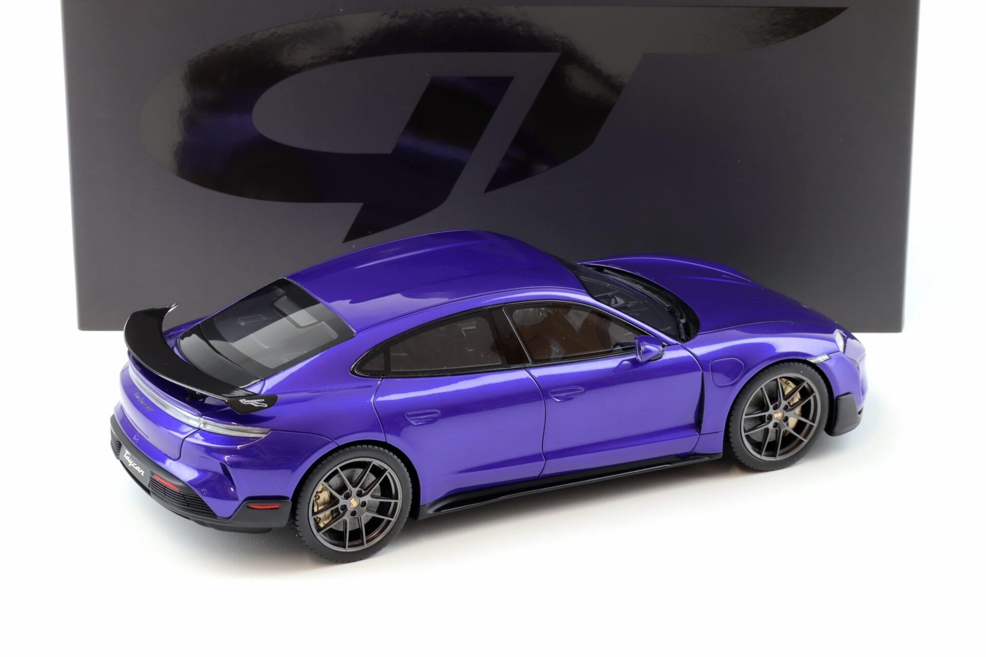 1:18 GT Spirit GT520 Porsche Taycan Turbo GT Weissach Package purple sky metallic 2023