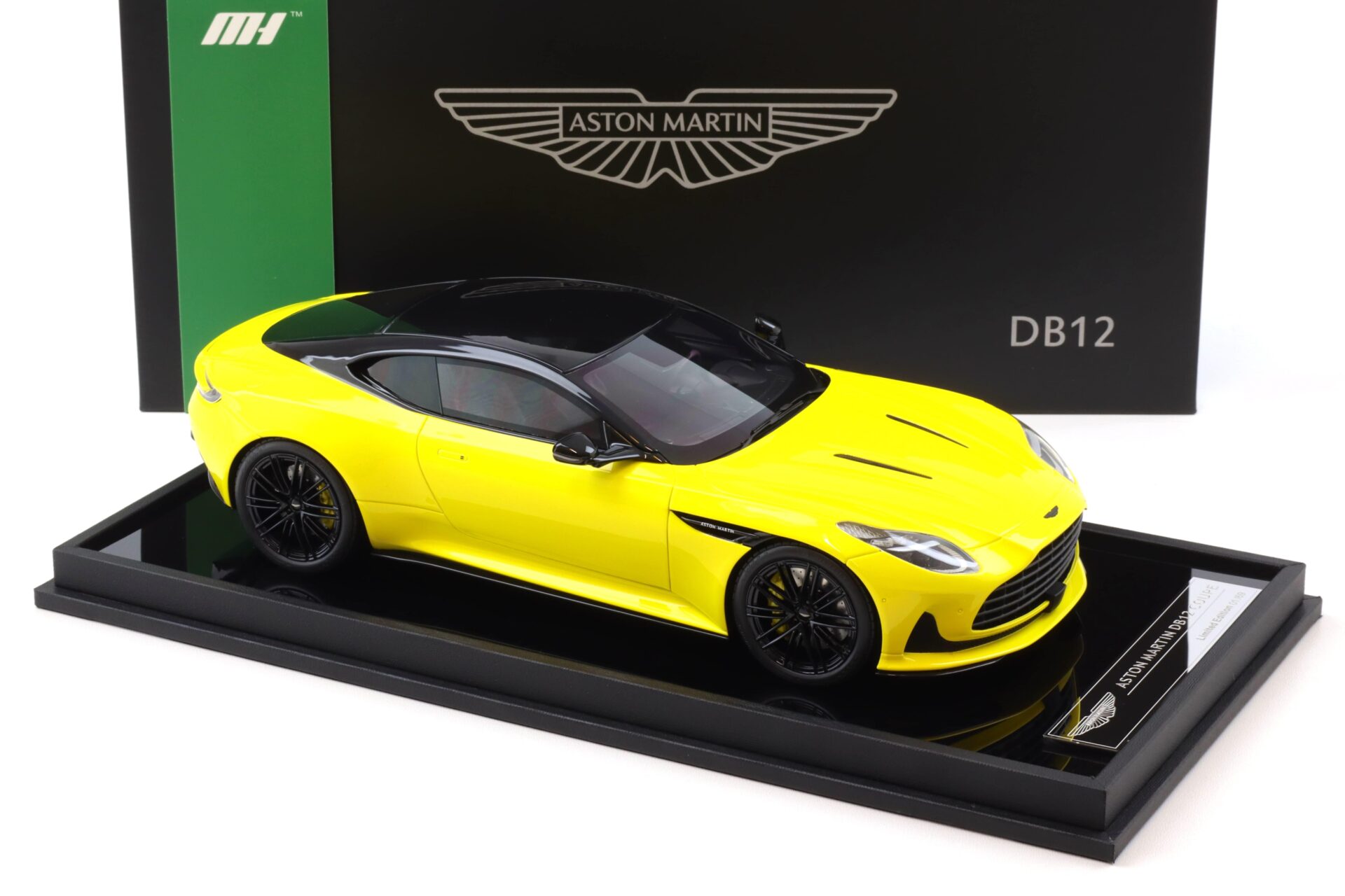 1:18 Motorhelix Aston Martin DB12 Coupe 2023 yellow - Limited 69 pcs.