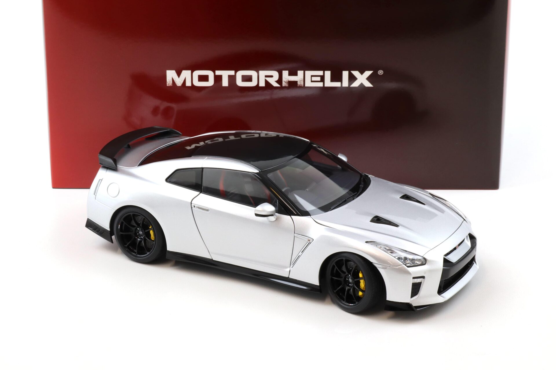 1:18 Motorhelix Nissan GT-R R35 Track Edition by NISMO T-Spec 2022 Ultimate Metal silver