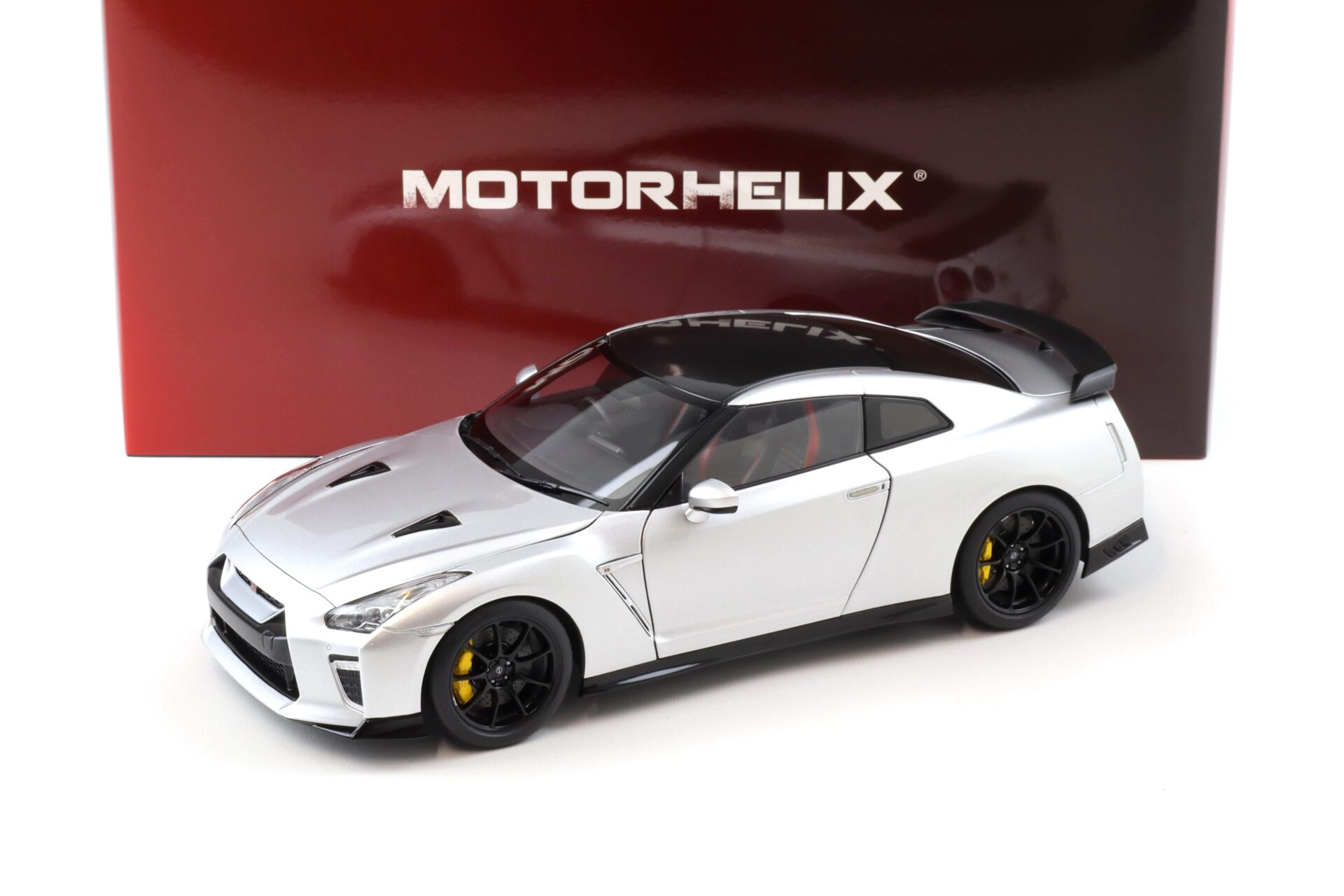 1:18 Motorhelix Nissan GT-R R35 Track Edition by NISMO T-Spec 2022 Ultimate Metal silver