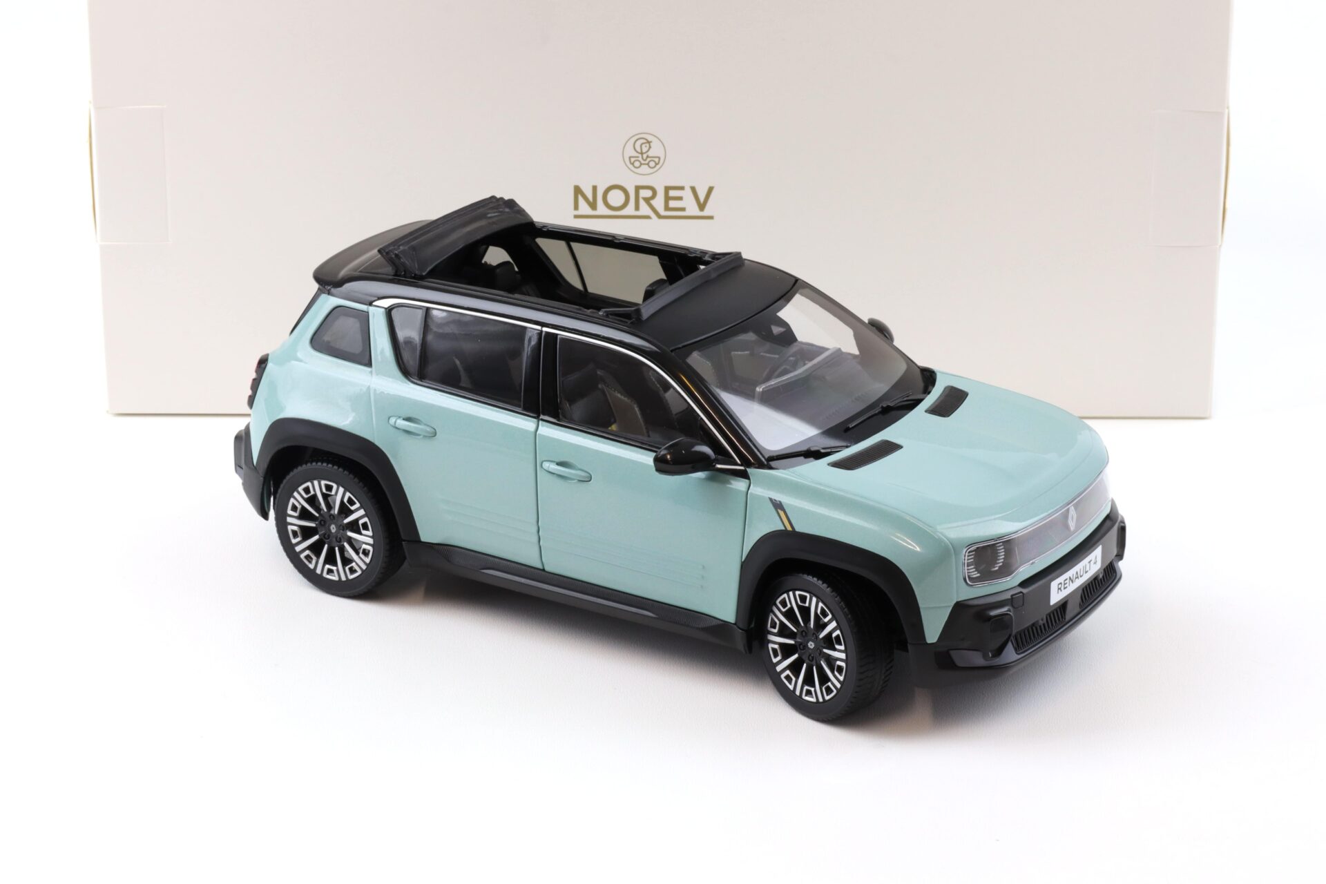 1:18 Norev Renault 4 E-Tech 100% Electric 2025 Haut de France green