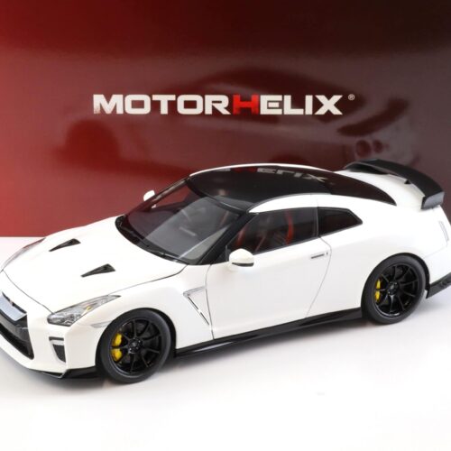 1:18 Motorhelix Nissan GT-R R35 Track Edition by NISMO 2022 T-Spec pearl white M83518