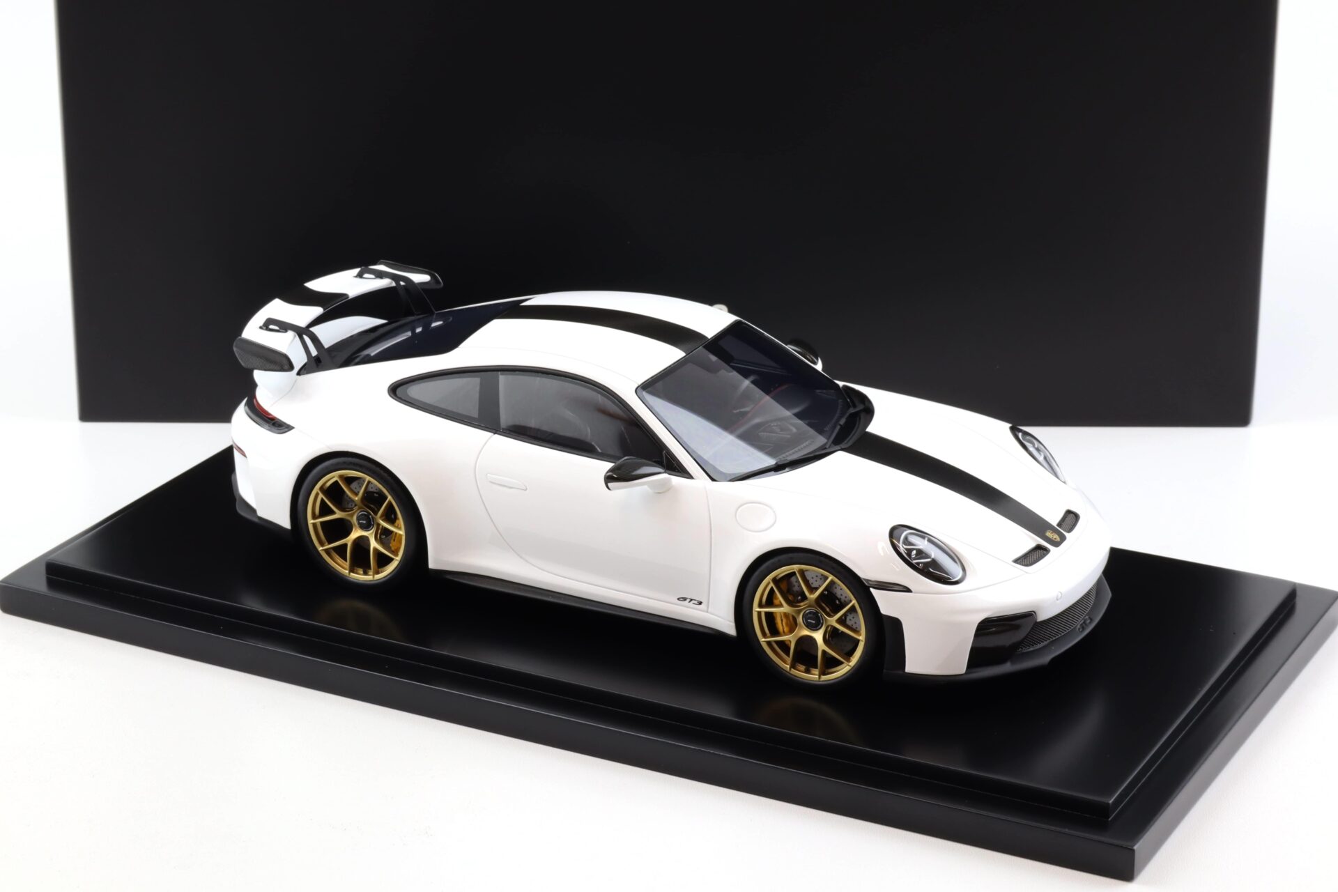 1:18 Spark Porsche 911 992.2 GT3 Coupe white/ gold wheels WAP DEALER