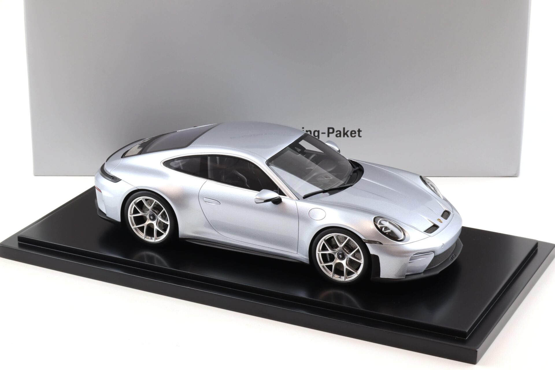 1:18 Spark Porsche 911 992.2 GT3 Touring Package Polar silver WAP DEALER