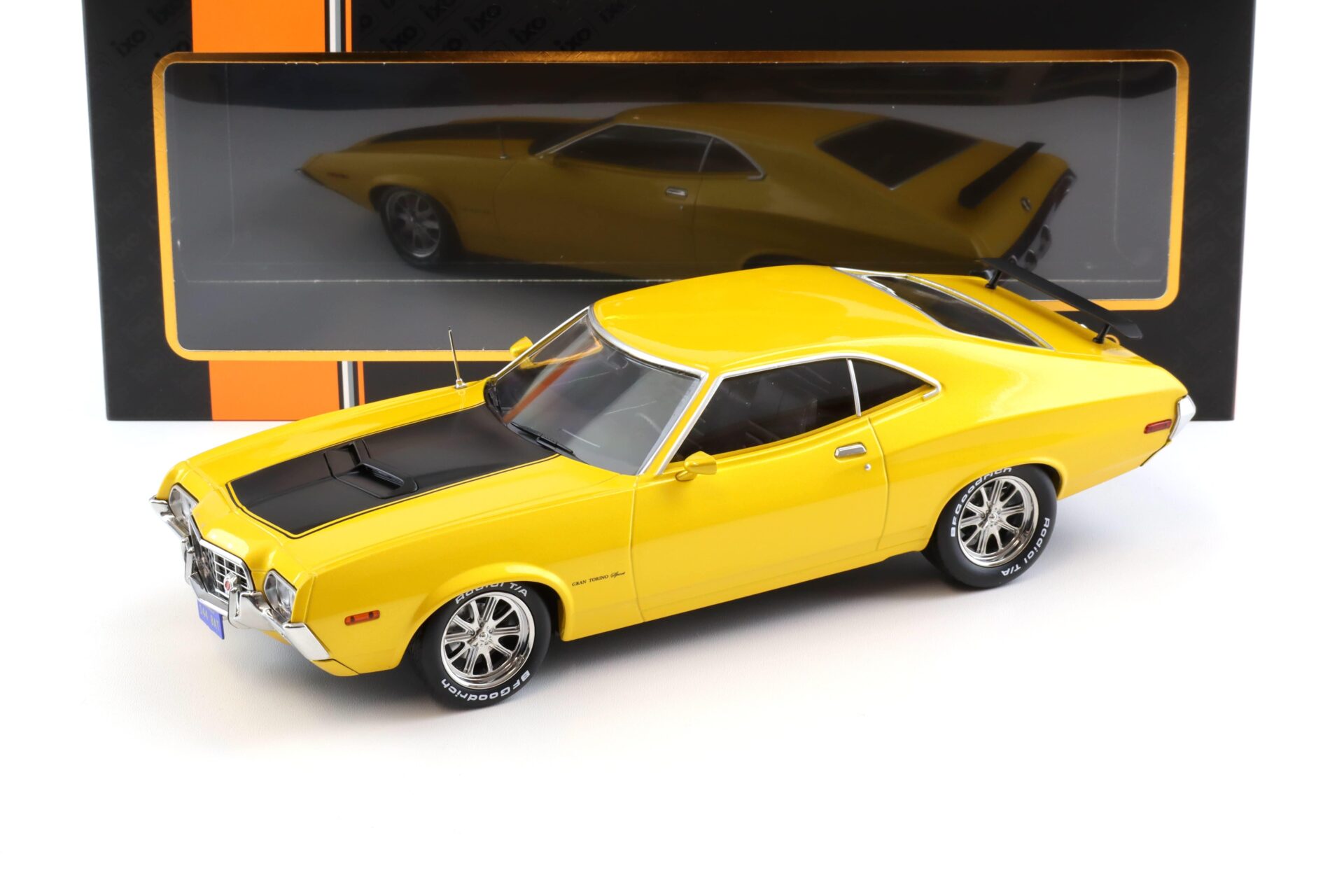 1:18 IXO Ford Gran Torino Sport 2-Door 1972 yellow-metallic/ matt black