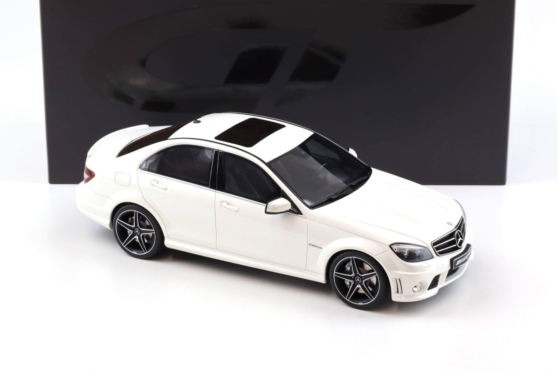 1:18 GT Spirit GT928 Mercedes C63 AMG W204 Limousine Diamond white 2007