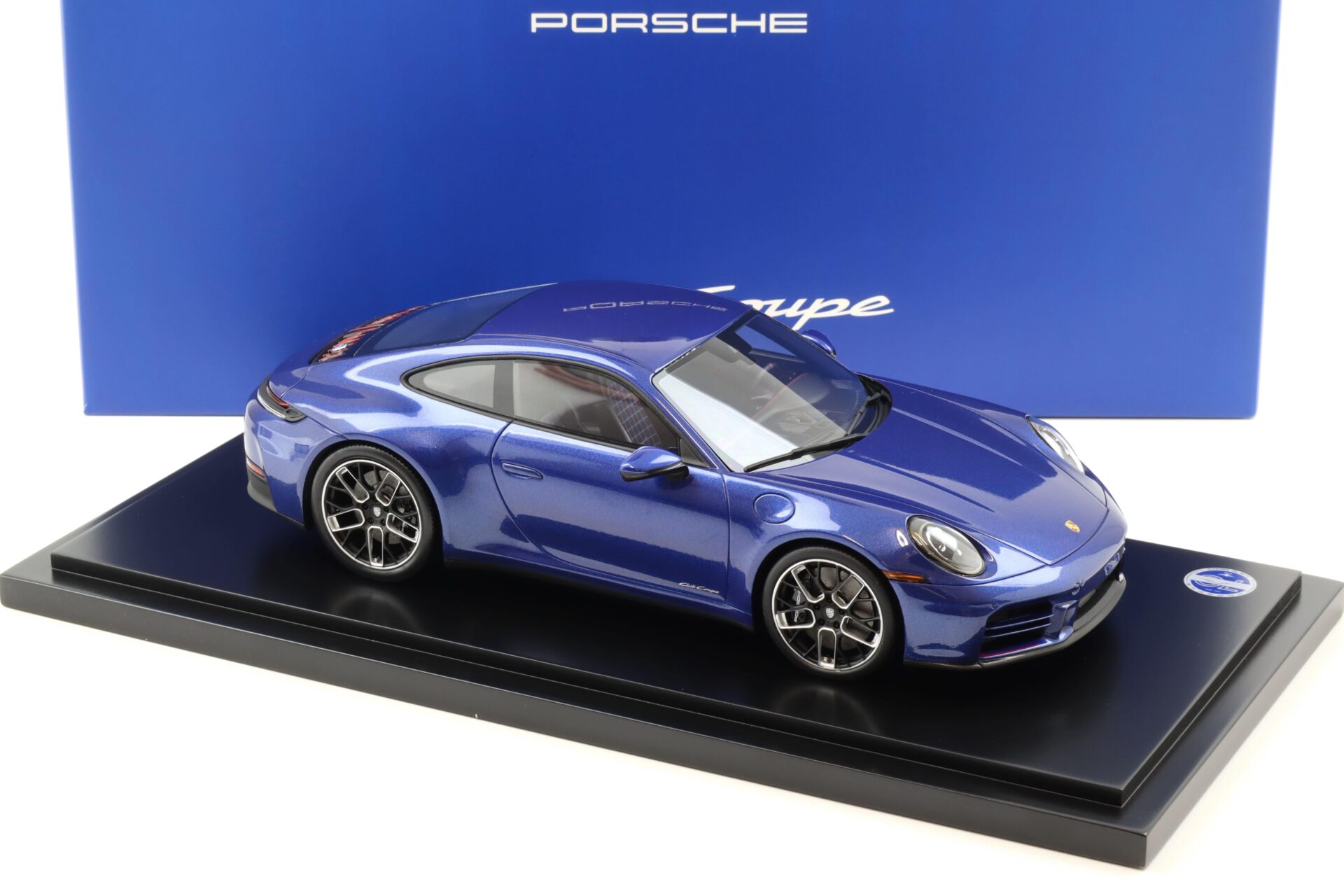1:18 Spark Porsche 911 992.2 Carrera Club Coupe 70 Years blue metallic WAP DEALER