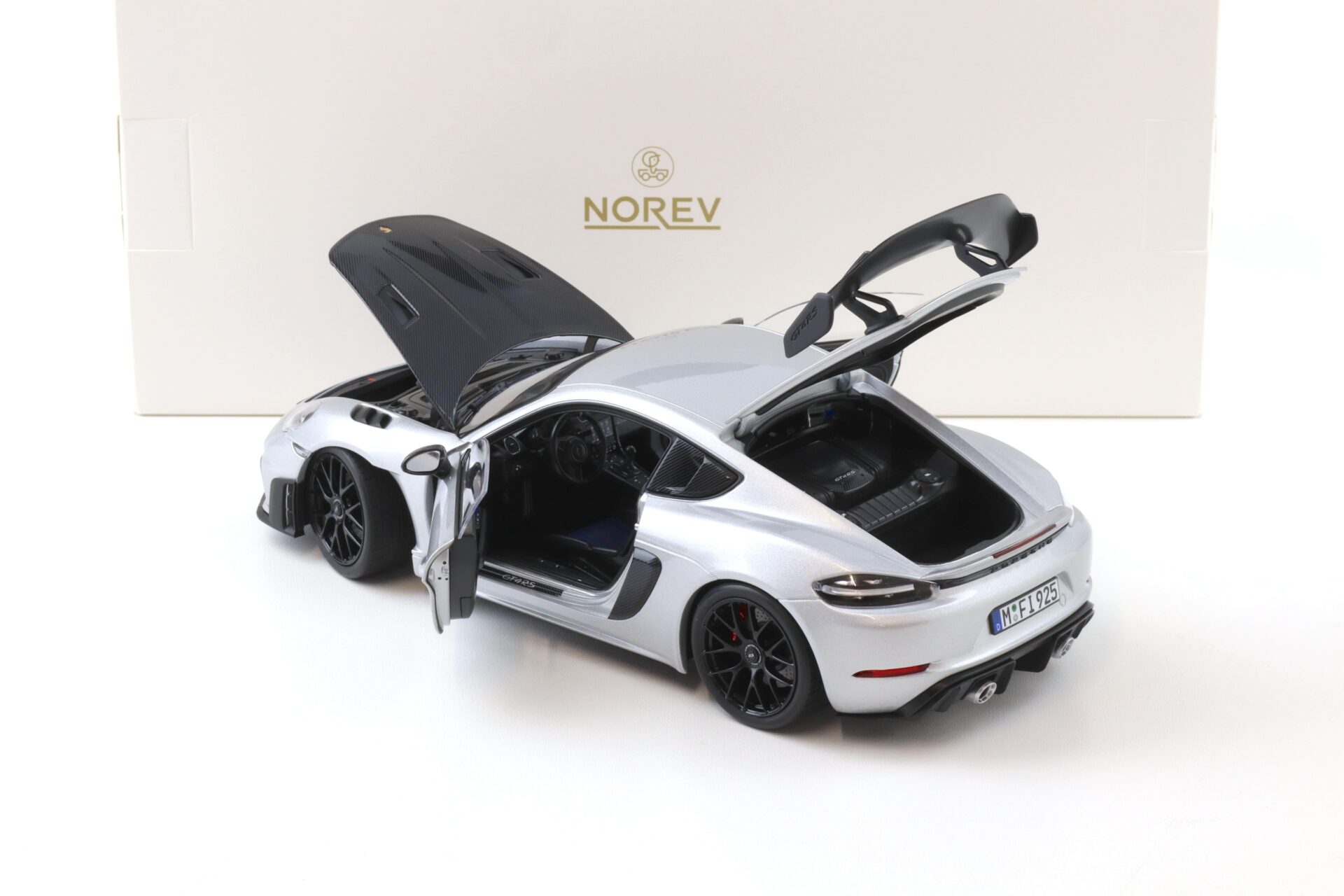 1:18 Norev ASIA Exclusive Porsche Cayman GT4 RS Weissach Package silver/ black