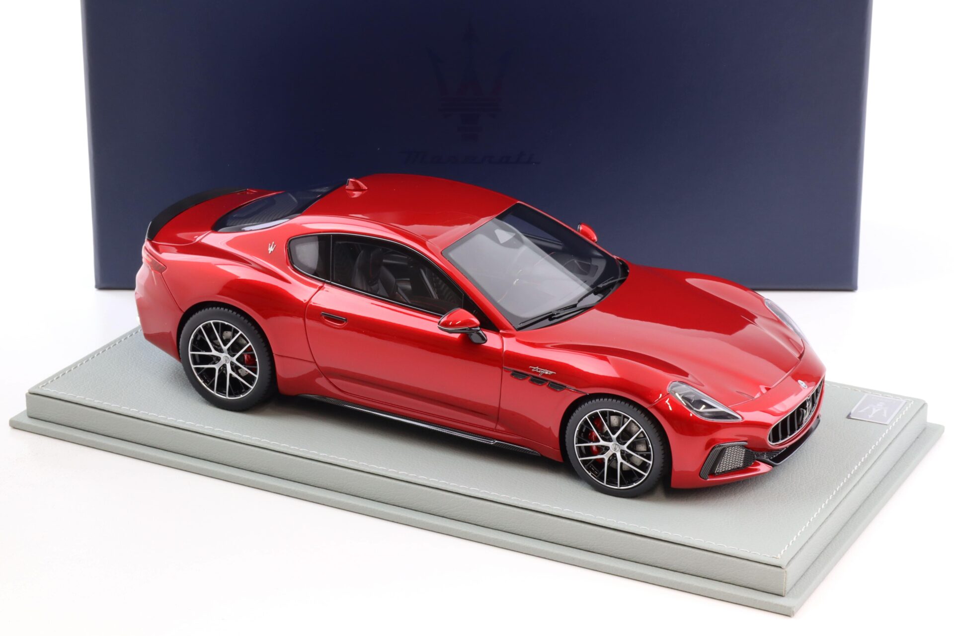 1:18 BBR Maserati Granturismo Trofeo 2023 Rosso GT metallic DEALER VERSION