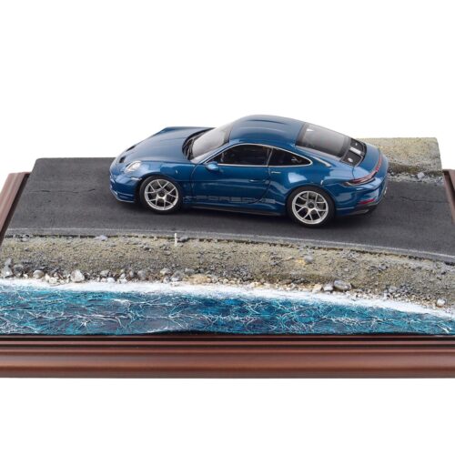1:18 Atlantic Diorama Ocean Drive with Show Case Display Case 30106