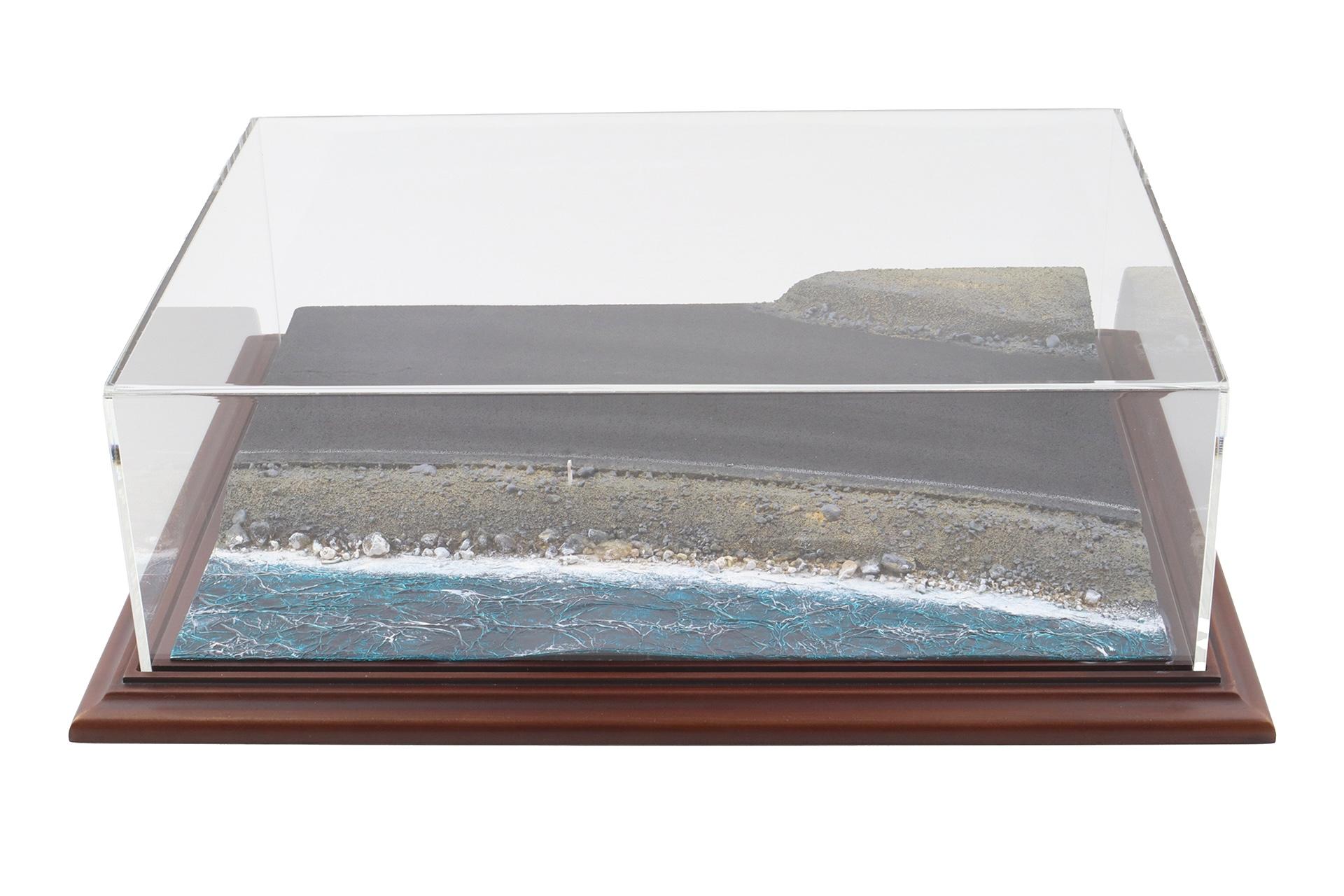 1:18 Atlantic Diorama Ocean Drive with Show Case Display Case 30106