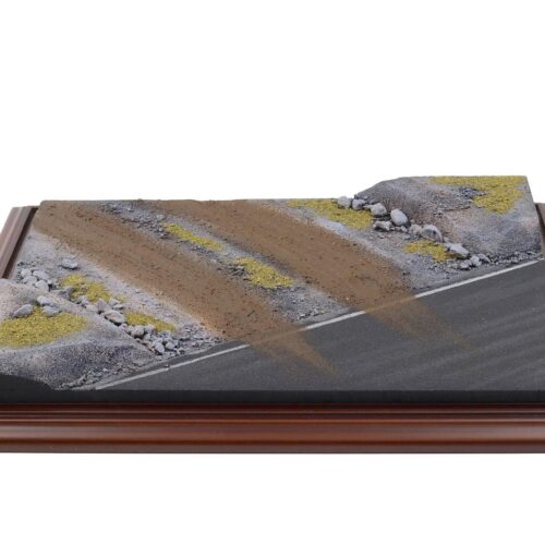 1:18 Atlantic Diorama Entrance to Dirty Road with Show Case Display Case 30209