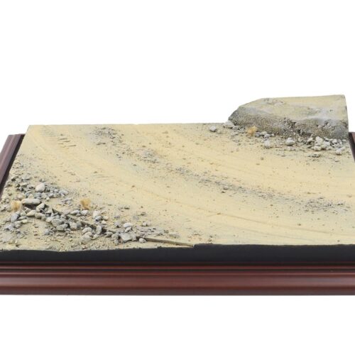 1:18 Atlantic Diorama Mountain Road with Show Case Display Case 30208