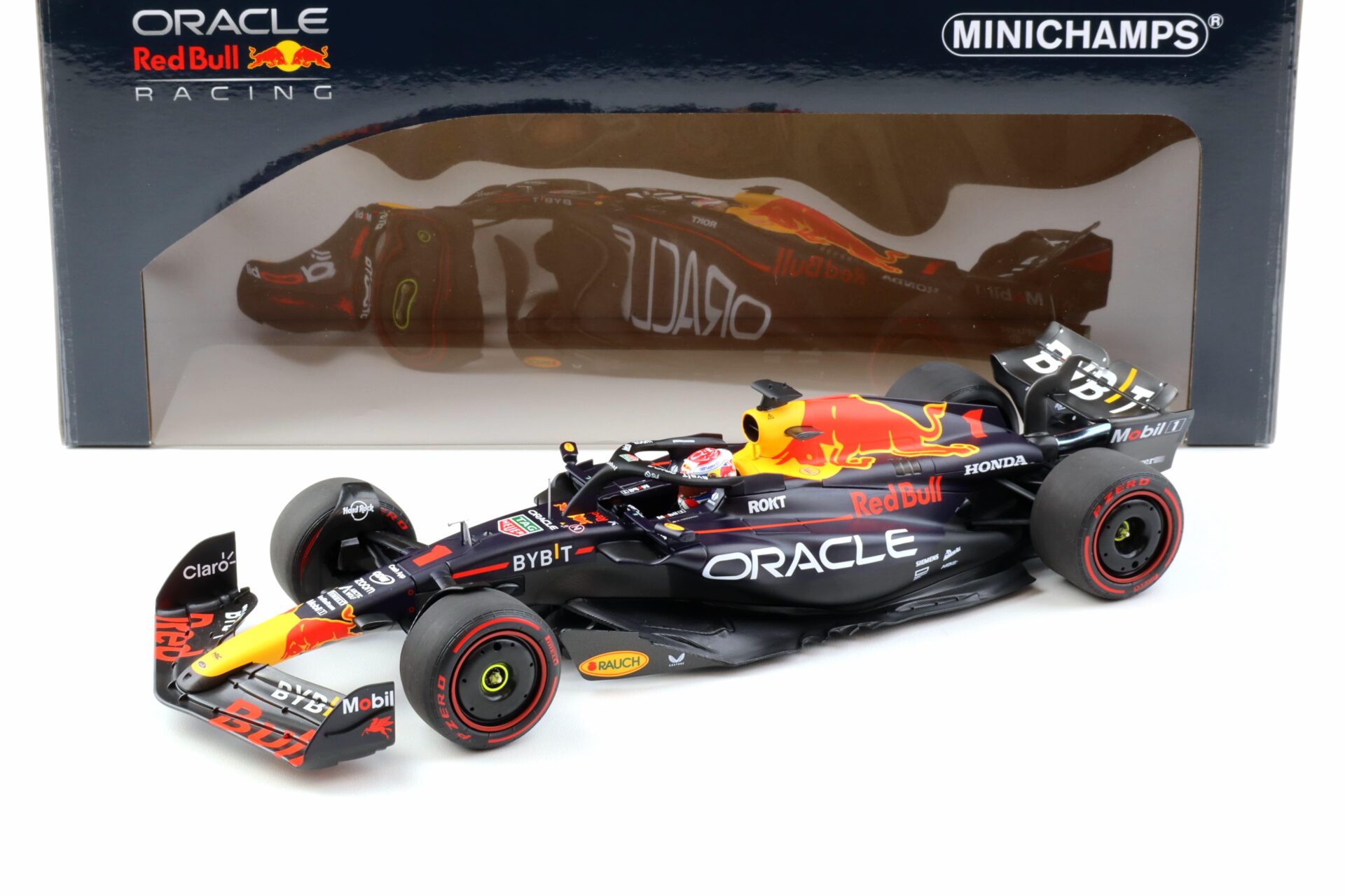 1:18 Minichamps F1 Oracle Red Bull Racing RB19 Verstappen Qatar GP 2023 World Champ