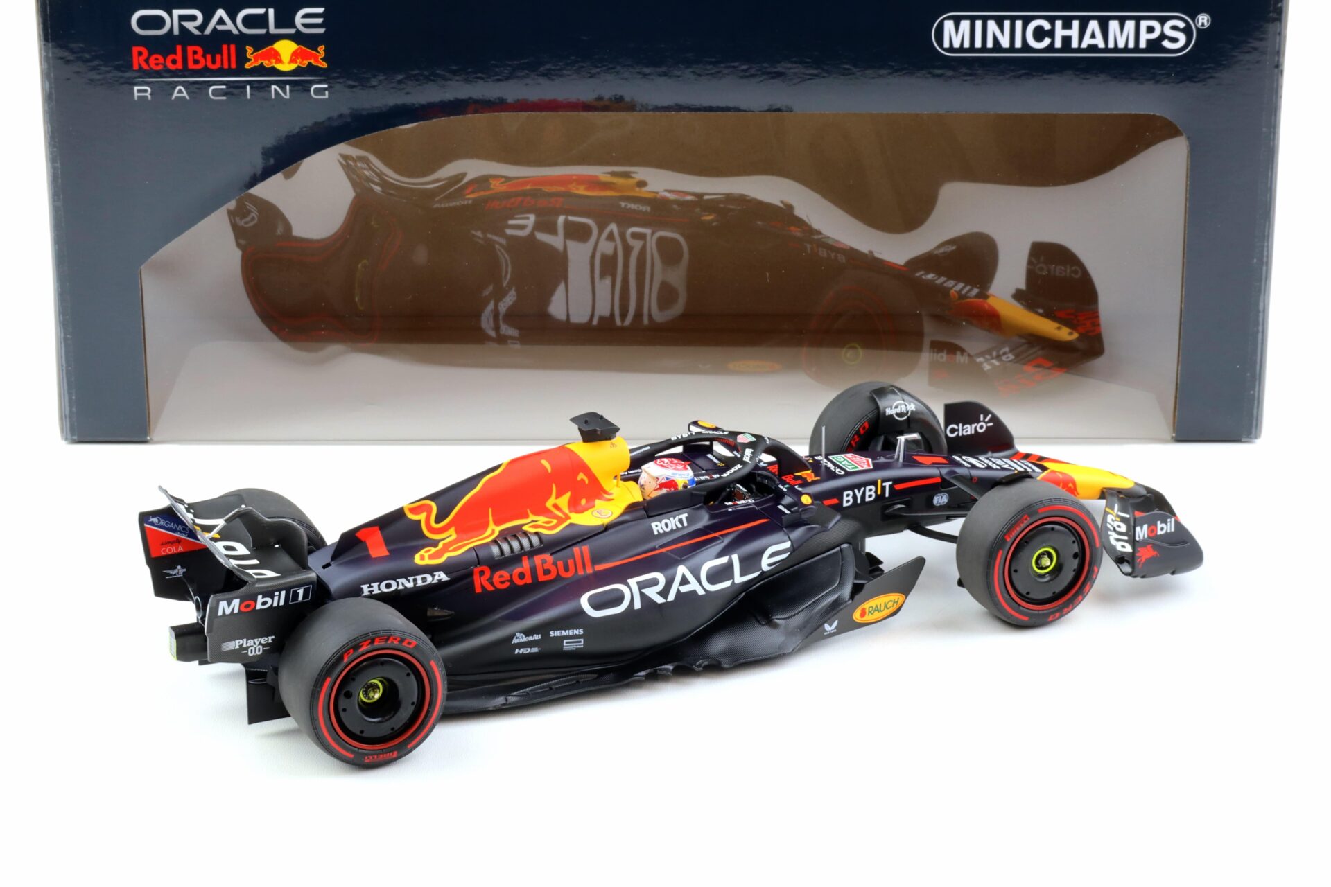 1:18 Minichamps F1 Oracle Red Bull Racing RB19 Verstappen Qatar GP 2023 World Champ