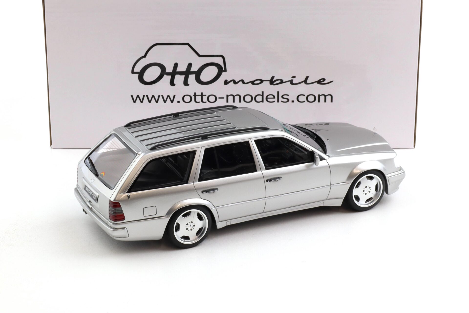 1:18 OTTO mobile OT1224 Mercedes AMG 70TE Wagon Brilliant silver 1996