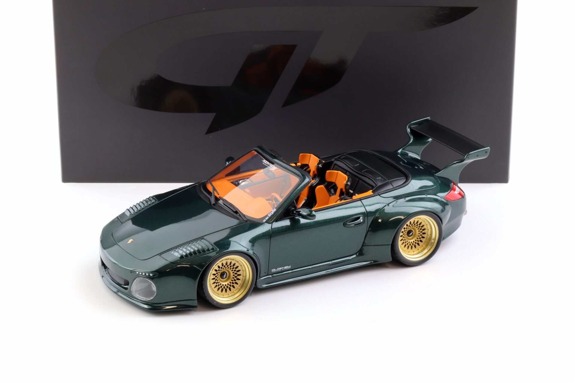 1:18 GT Spirit GT548 Porsche 911 (997.2) Old & New Tokyo Auto Salon 2010 green