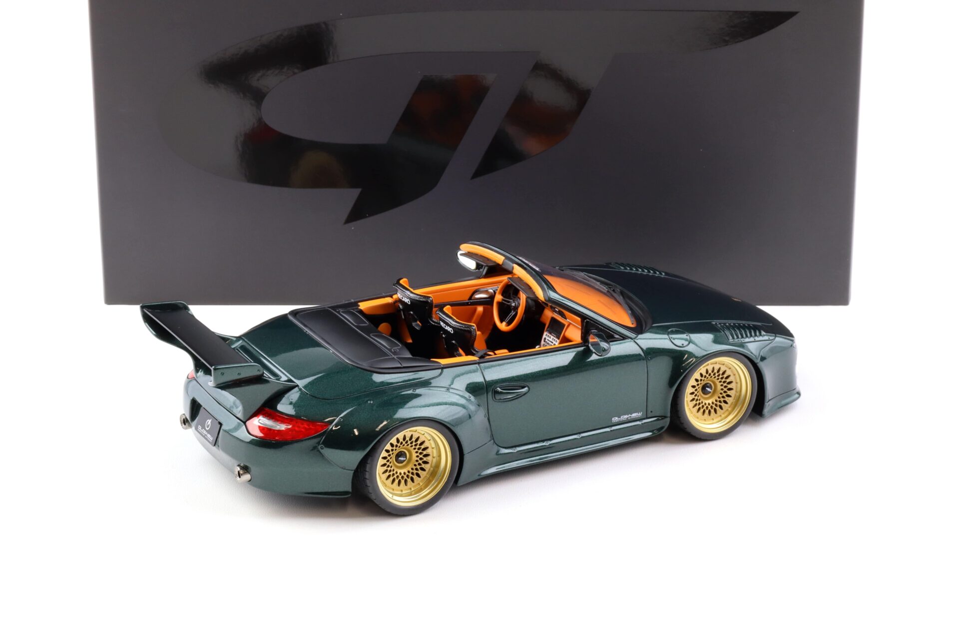 1:18 GT Spirit GT548 Porsche 911 (997.2) Old & New Tokyo Auto Salon 2010 green