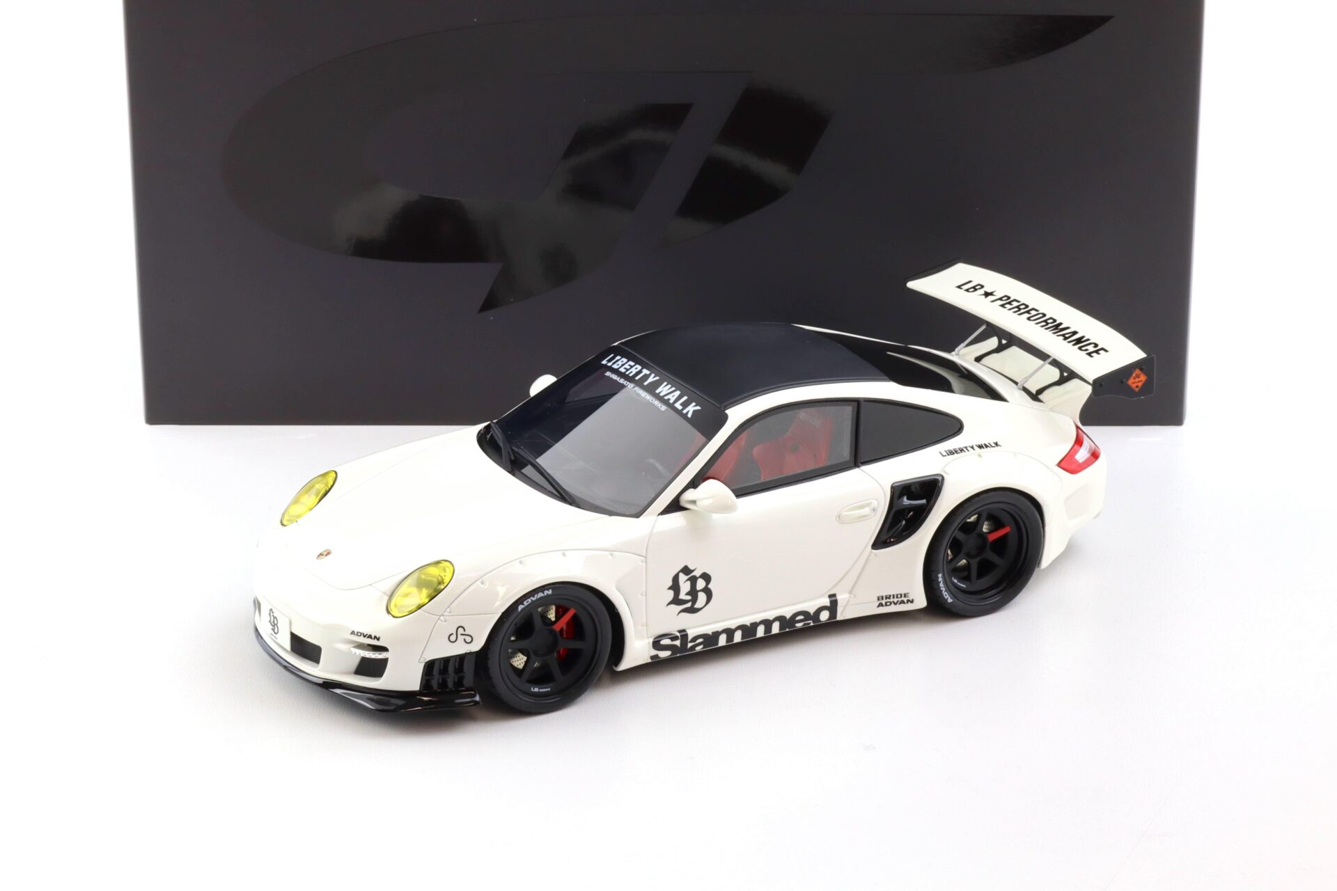 1:18 GT Spirit GT958 Porsche 911 997 Turbo LB-Works Liberty Walk white