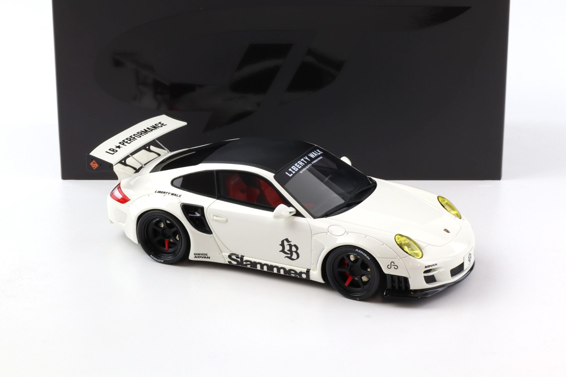 1:18 GT Spirit GT958 Porsche 911 997 Turbo LB-Works Liberty Walk white