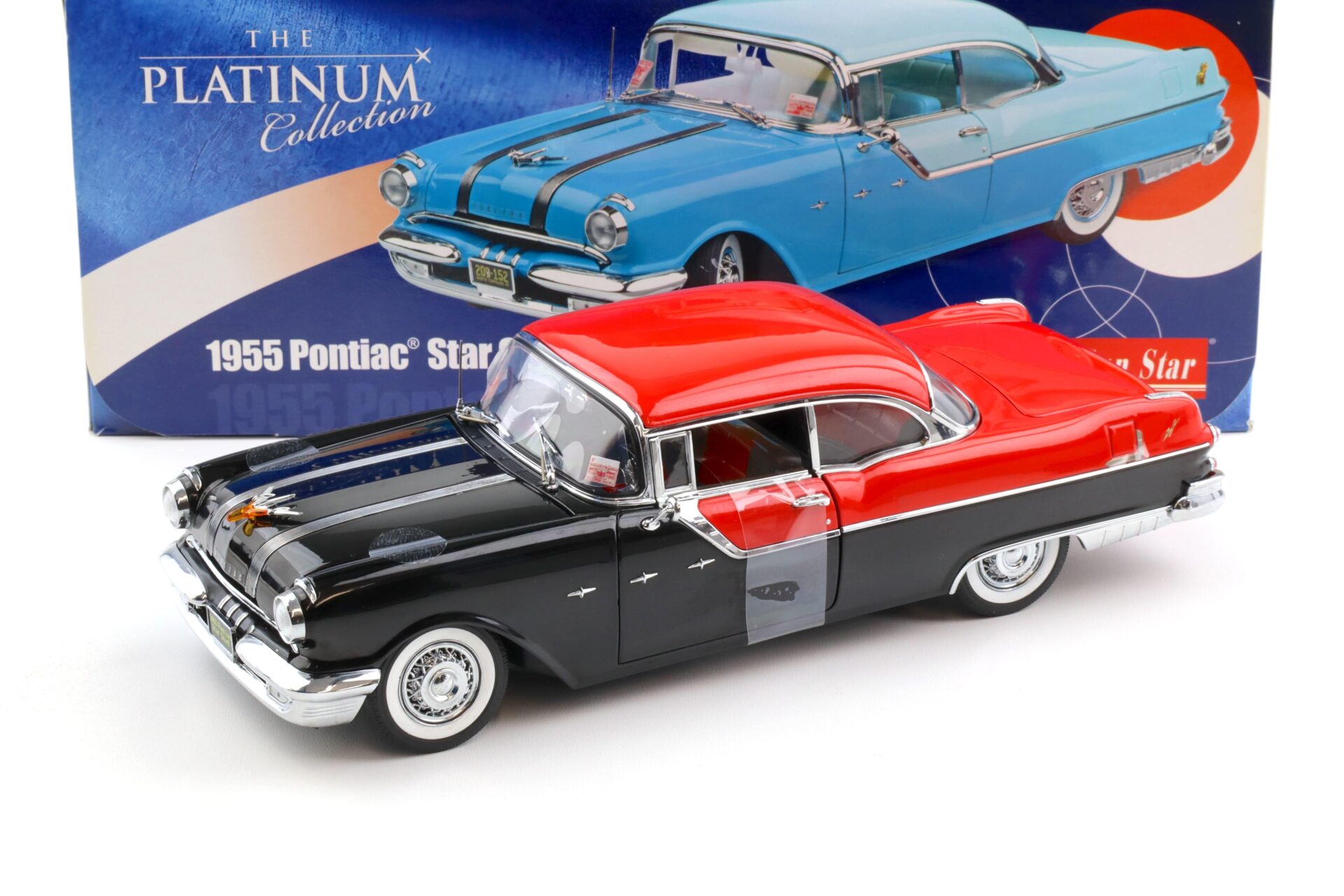1:18 Sun Star 1955 Pontiac StarChief Hard Top Bolero red/ Raven black