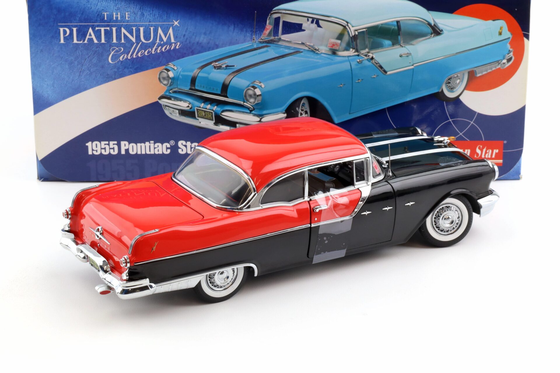 1:18 Sun Star 1955 Pontiac StarChief Hard Top Bolero red/ Raven black