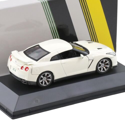 1:43 First43 Nissan GT-R R35 Coupe 2008 pearl white