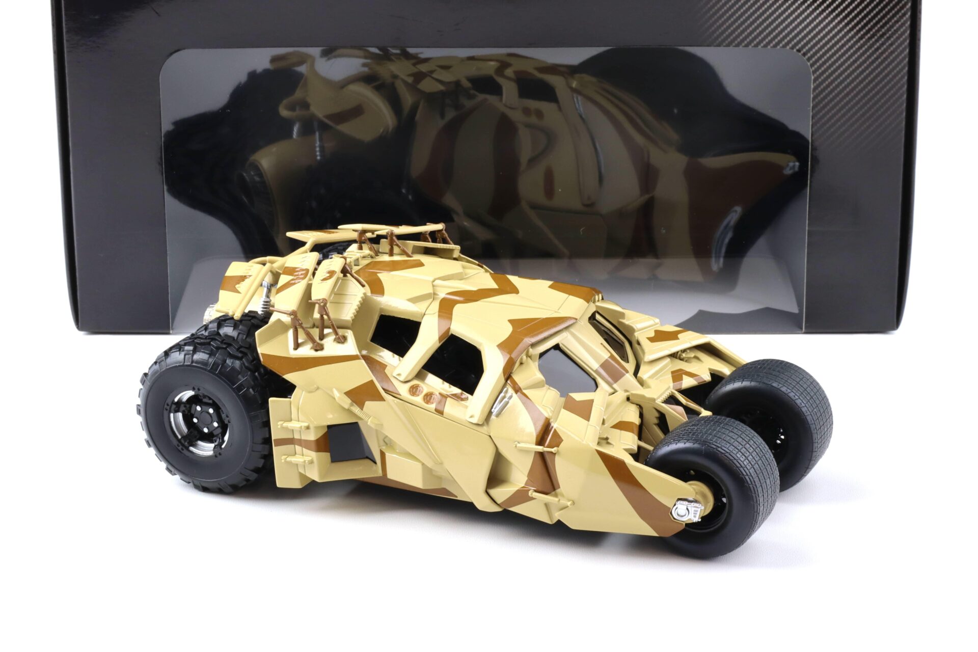 1:18 Hot Wheels BATMAN The Dark Knight Rises Camouflage Batmobile Tumbler BCJ76