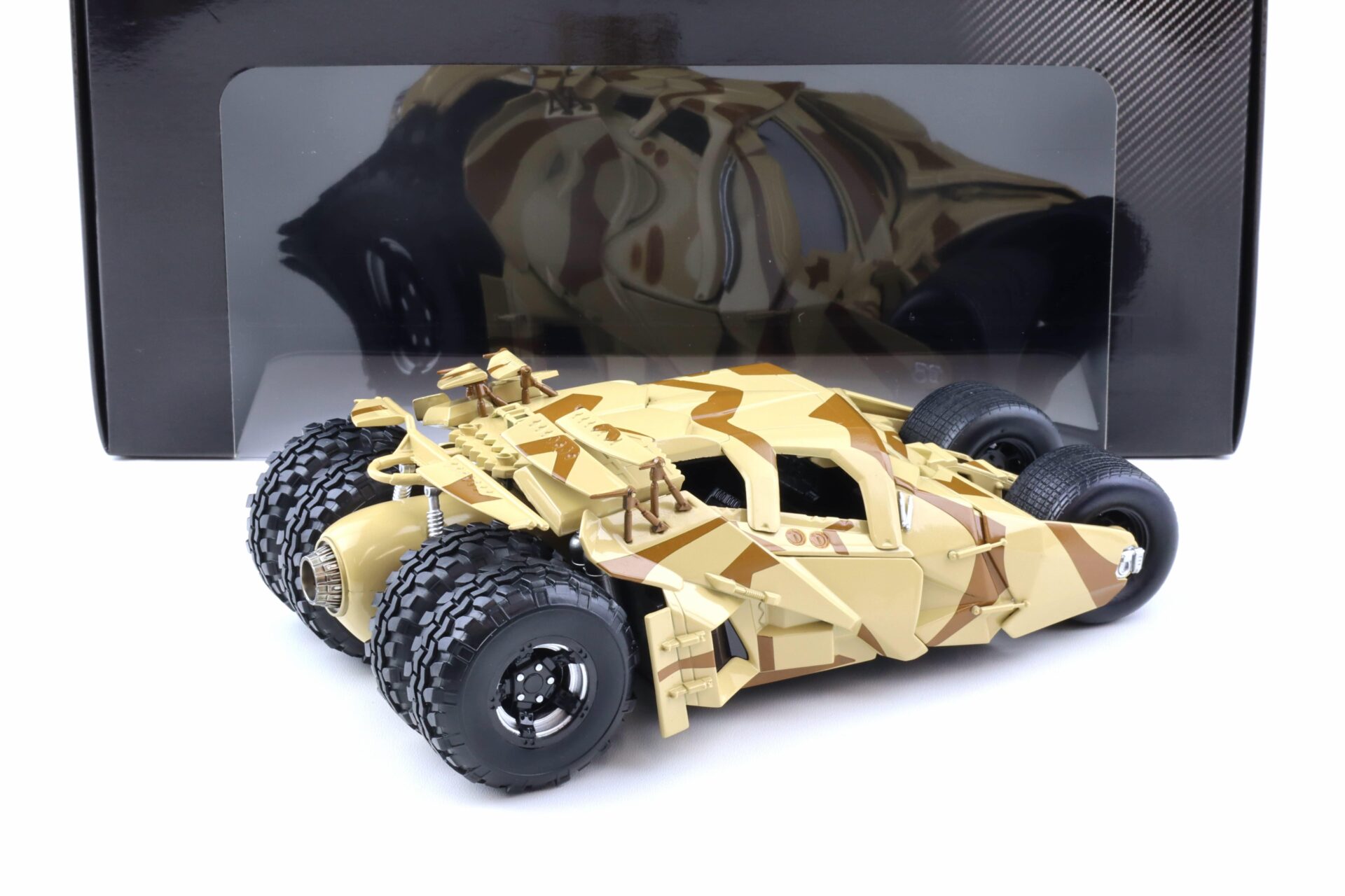 1:18 Hot Wheels BATMAN The Dark Knight Rises Camouflage Batmobile Tumbler BCJ76