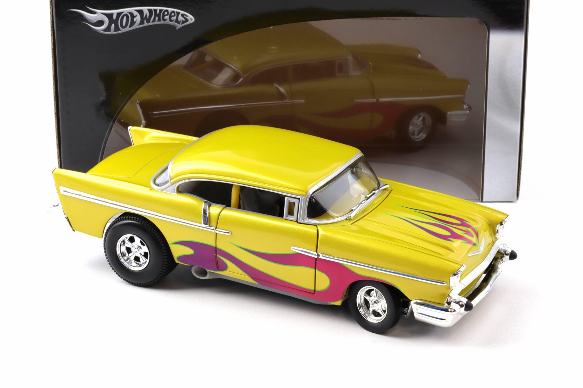 1:18 Hot Wheels 1957 Chevrolet Chevy Bel Air Custom Hot Rod Dragster