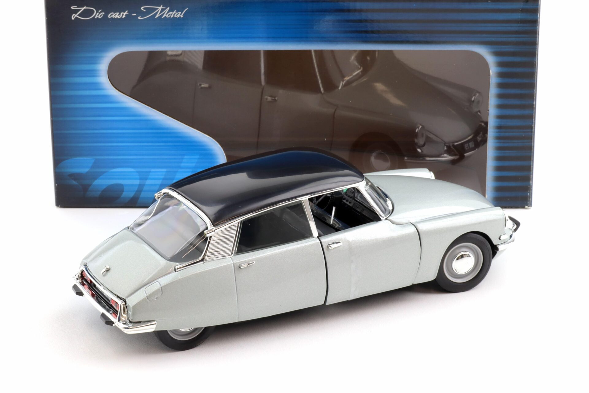 1:18 Solido Citroen DS 19 Berline 1963 silver-grey metallic/ black