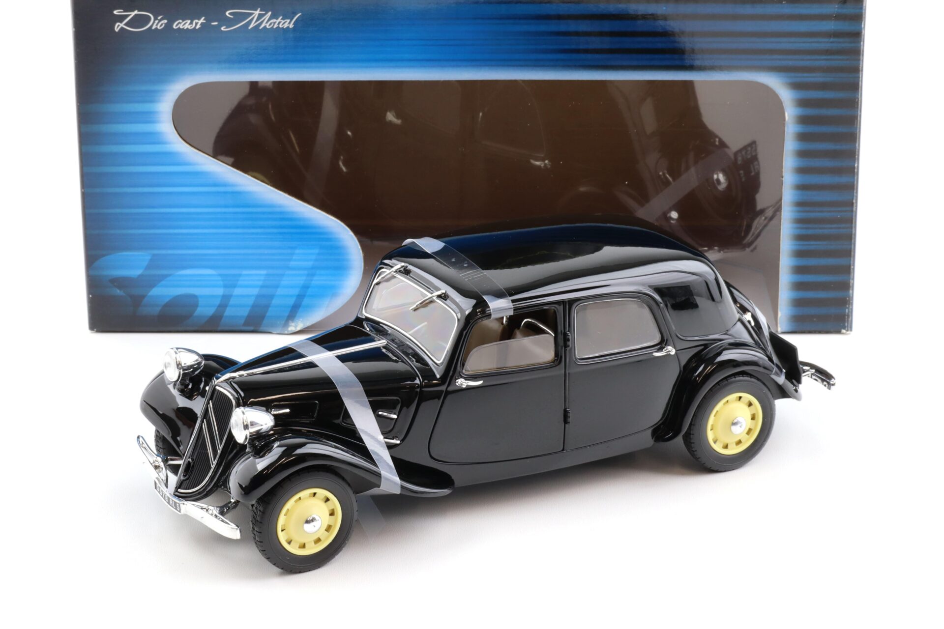 1:18 Solido Citroen Traction AV 11 Berline 1938 black