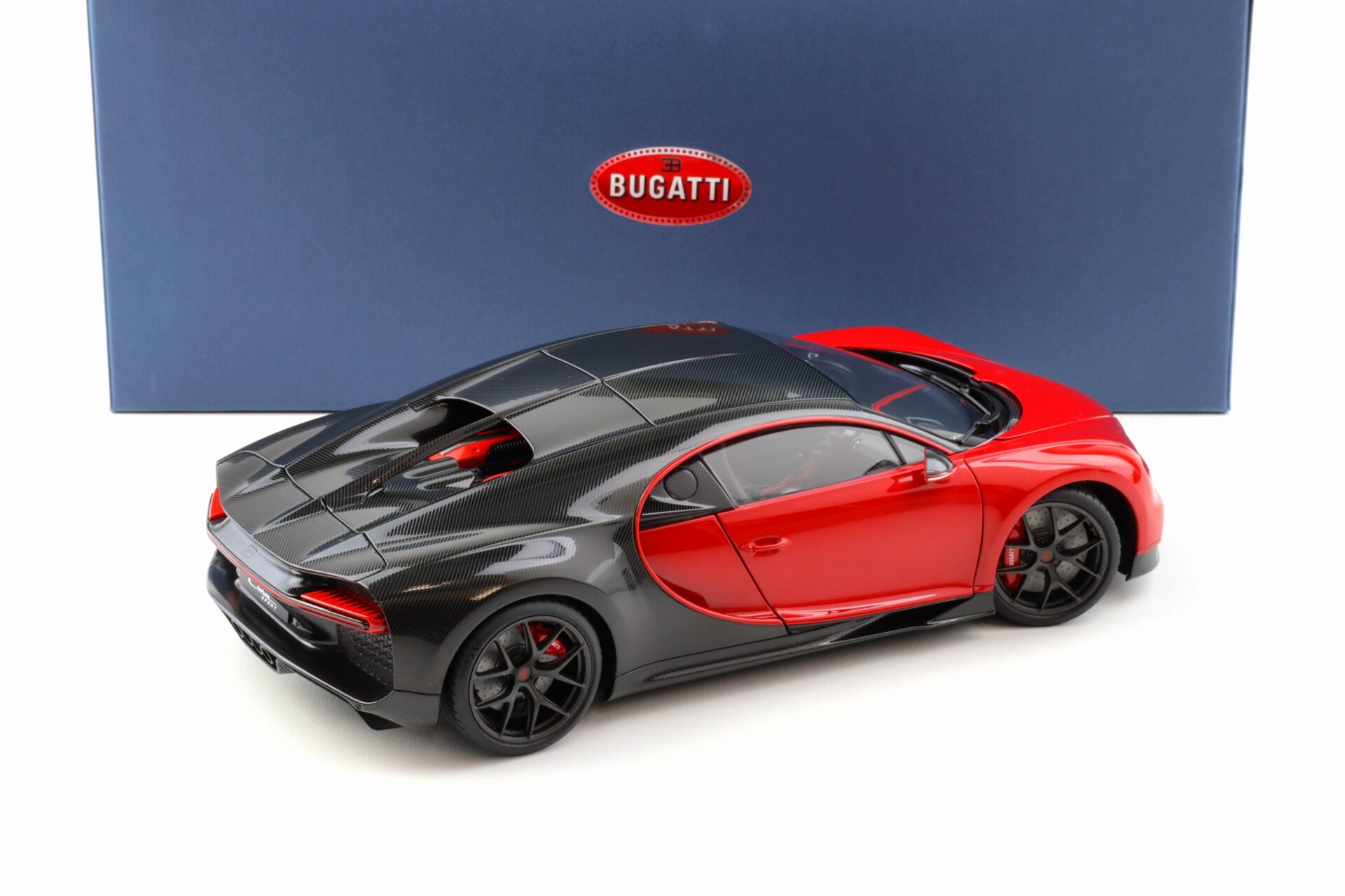 1:18 AUTOart Bugatti Chiron Sport 2019 Italian red/ Carbon