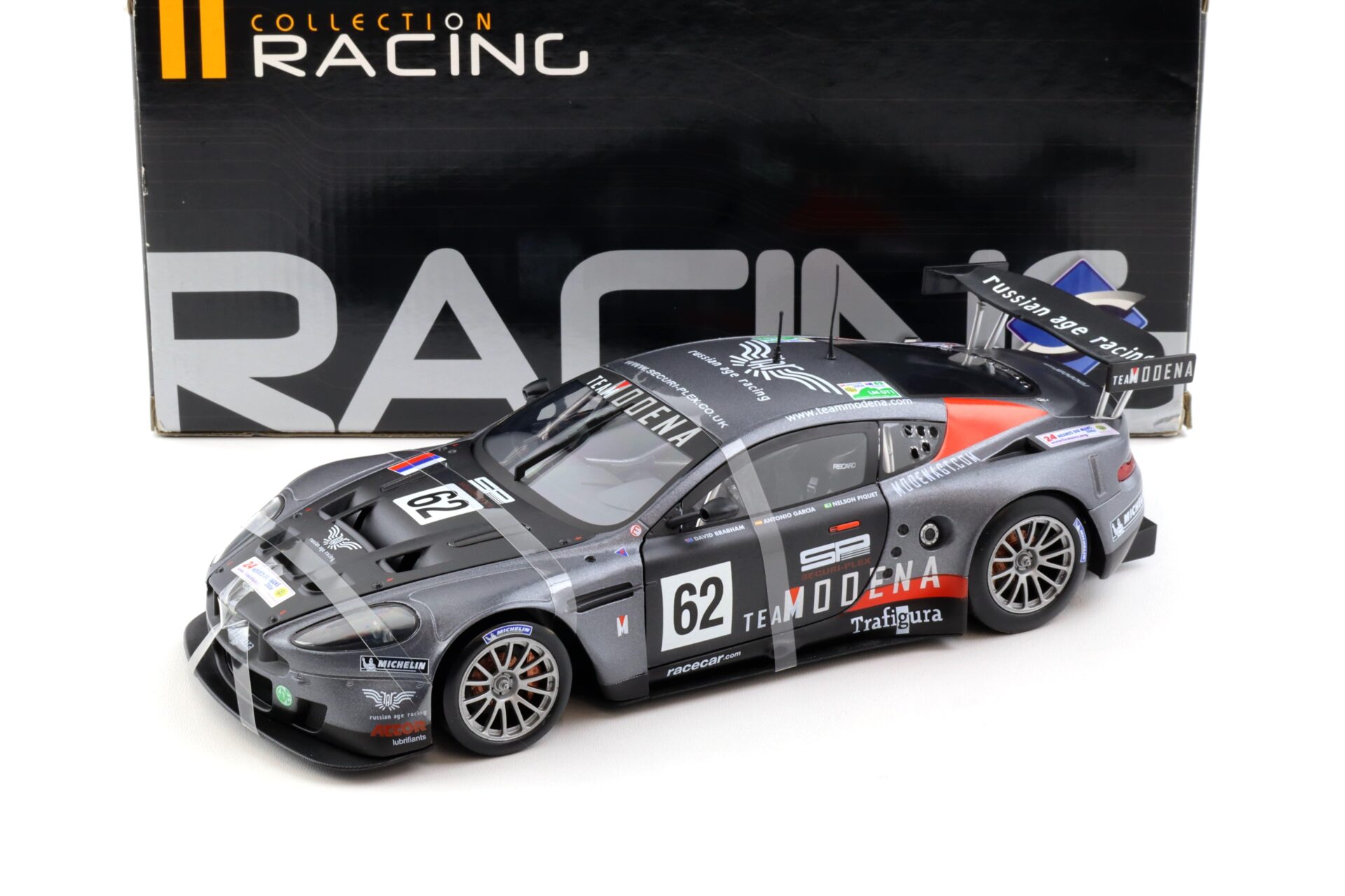 1:18 Solido Aston Martin DBR9 Le Mans 2006 Russian Age Racing #62 Team Modena