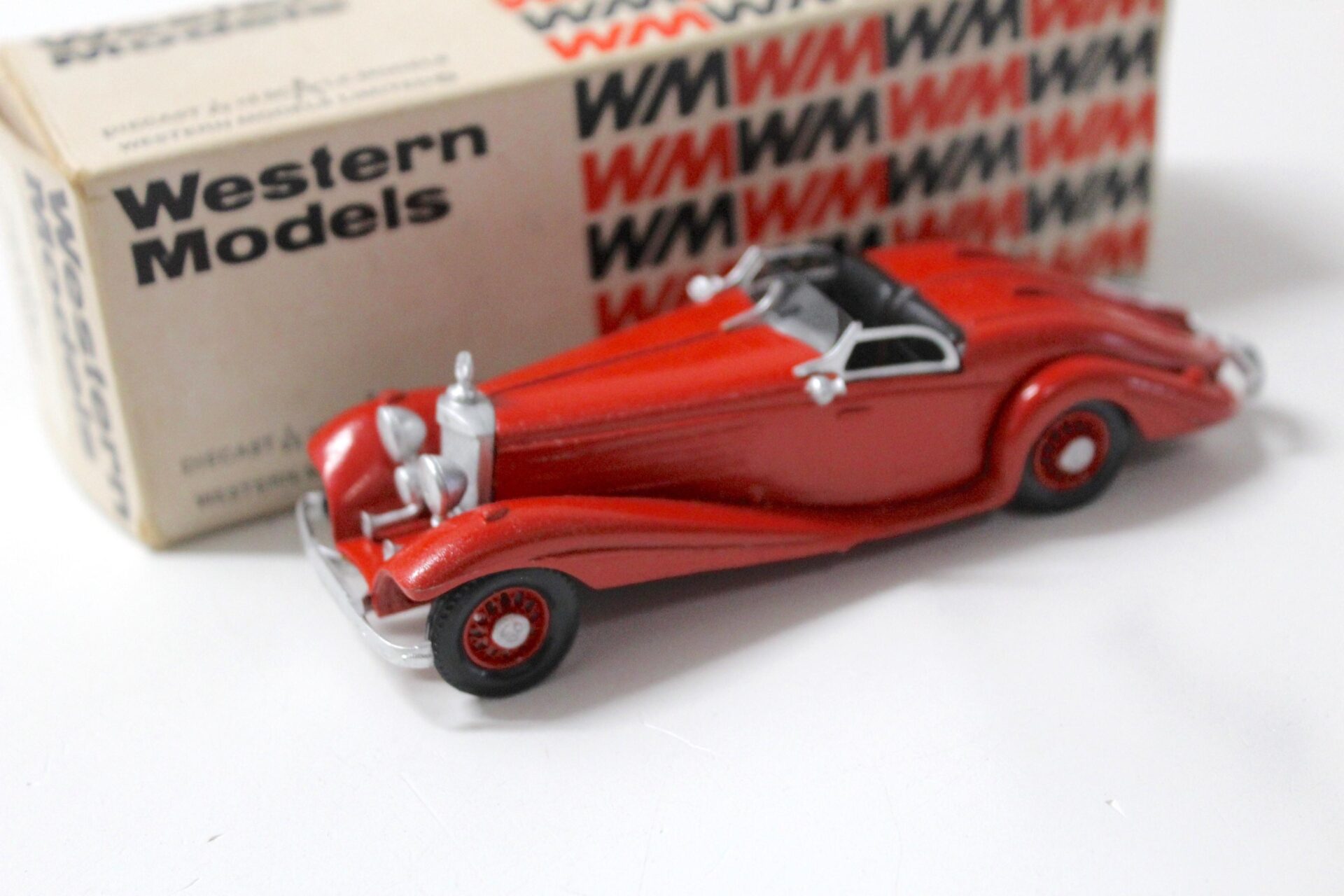 ID 52331 orig.jpg 1:43 Western Models 1938 Mercedes Type 540K Special Roadster red