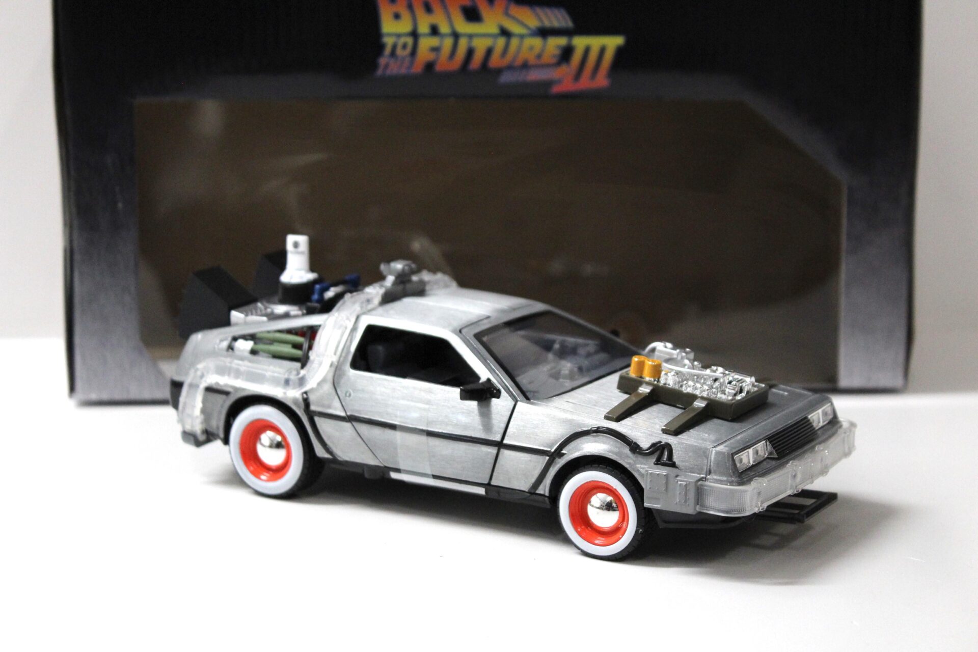 1:24 Jada Toys Delorean DMC-12 Time Machine Back to The Future III
