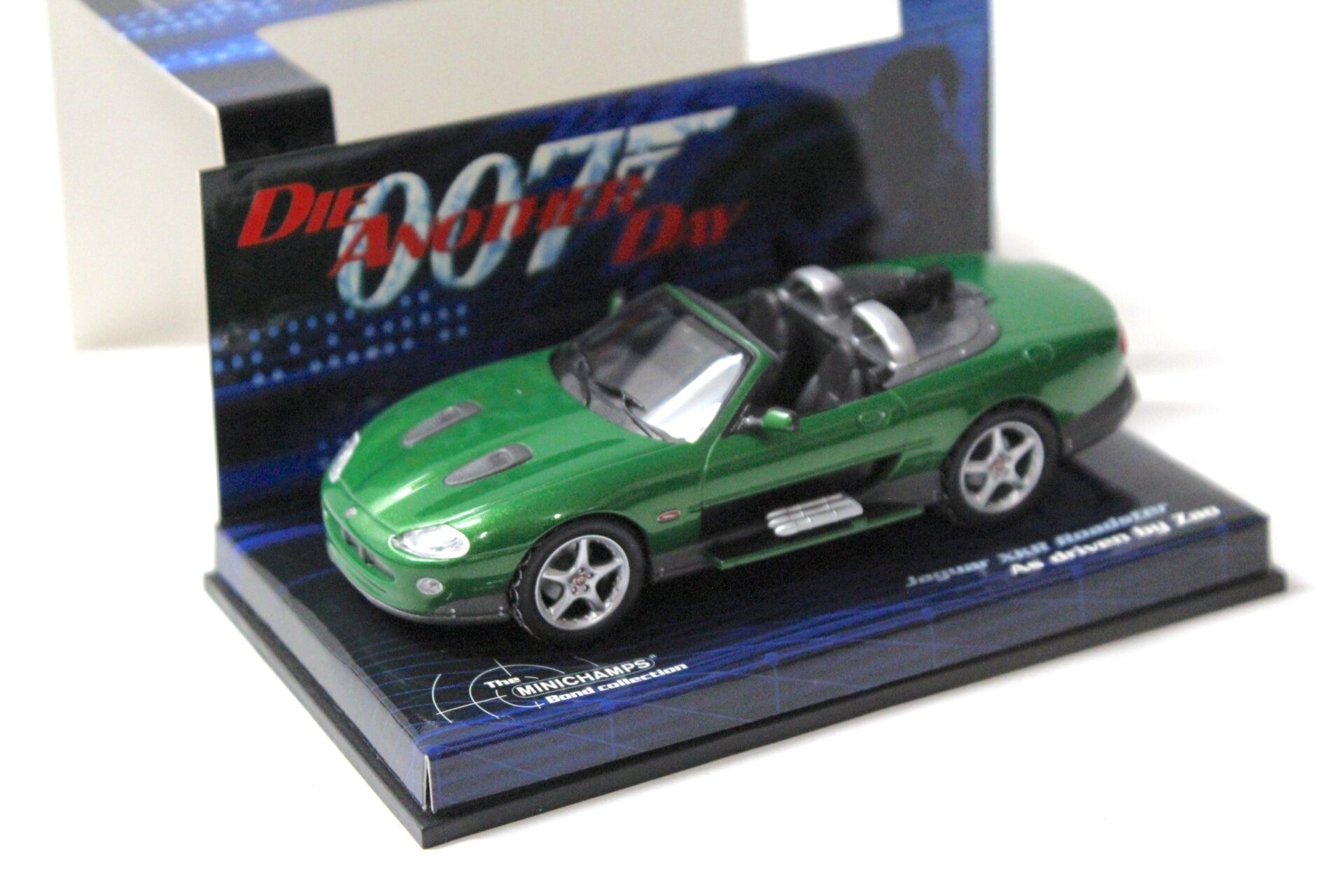 1:43 Minichamps Jaguar XKR Roadster James Bond Collection green