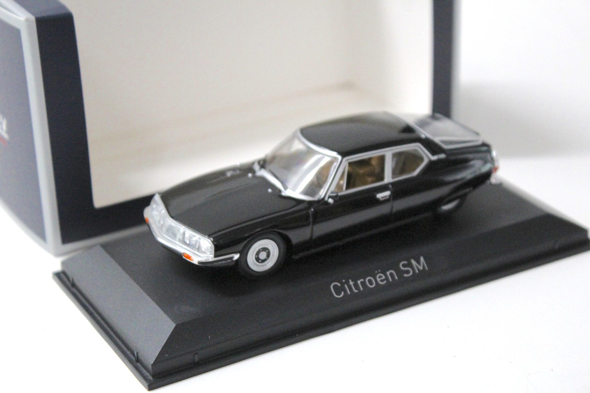 1:43 Norev Citroen SM 1970 black