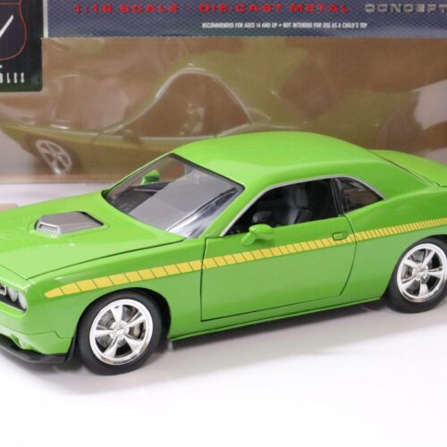 1:18 Highway61 Plymouth Cuda Concept Car 2009 Sublime green/ yellow stripe