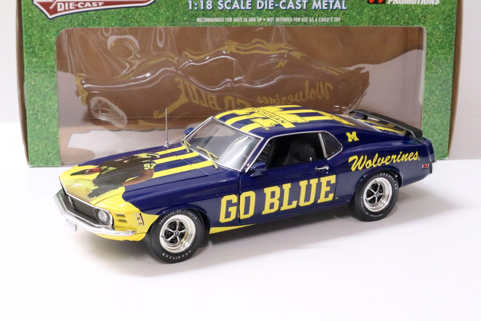 1:18 Highway61 Ford Mustang Boss 302 Coupe 1970 Sports Art Michigan Wolverines
